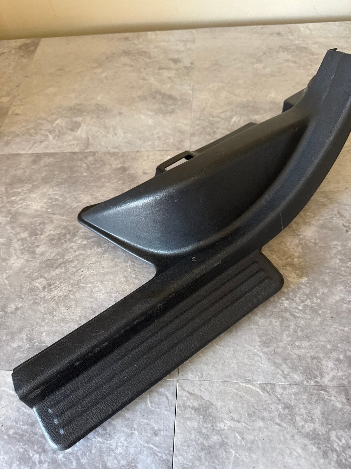 OEM 02-07 Subaru Impreza/WRX/STi LH Side Rear Door Sill Step Trim 94061FE010 (2)