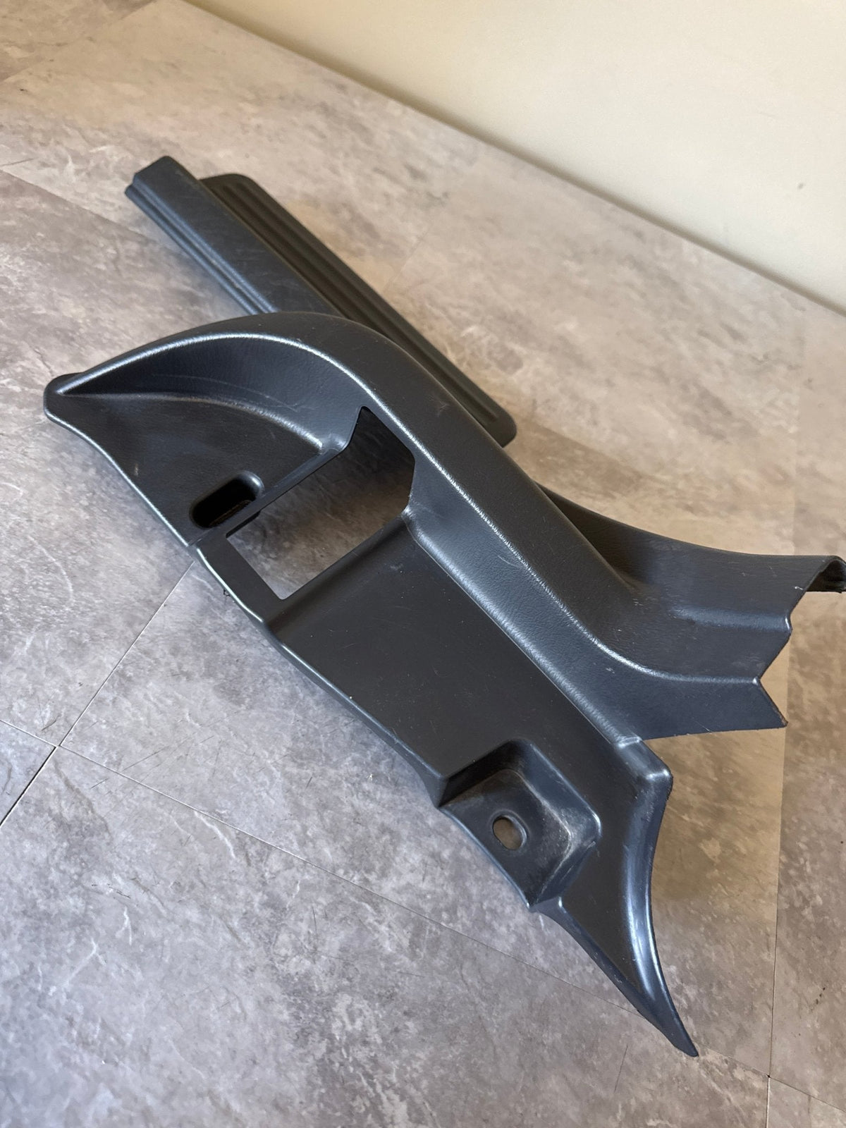 2002-2007 Subaru Impreza WRX STi OEM Passenger Rear Door Sill Trim RH (2)