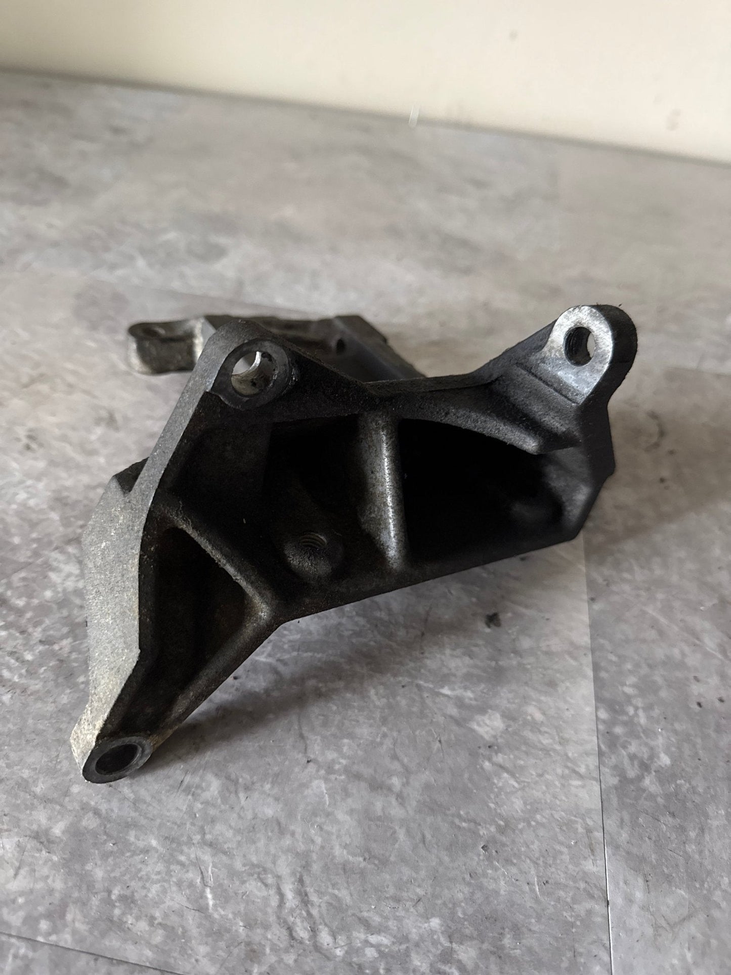 OEM 2002-2007 Subaru WRX STi EJ207 Alternator Bracket Mount Assembly (02 WRX)