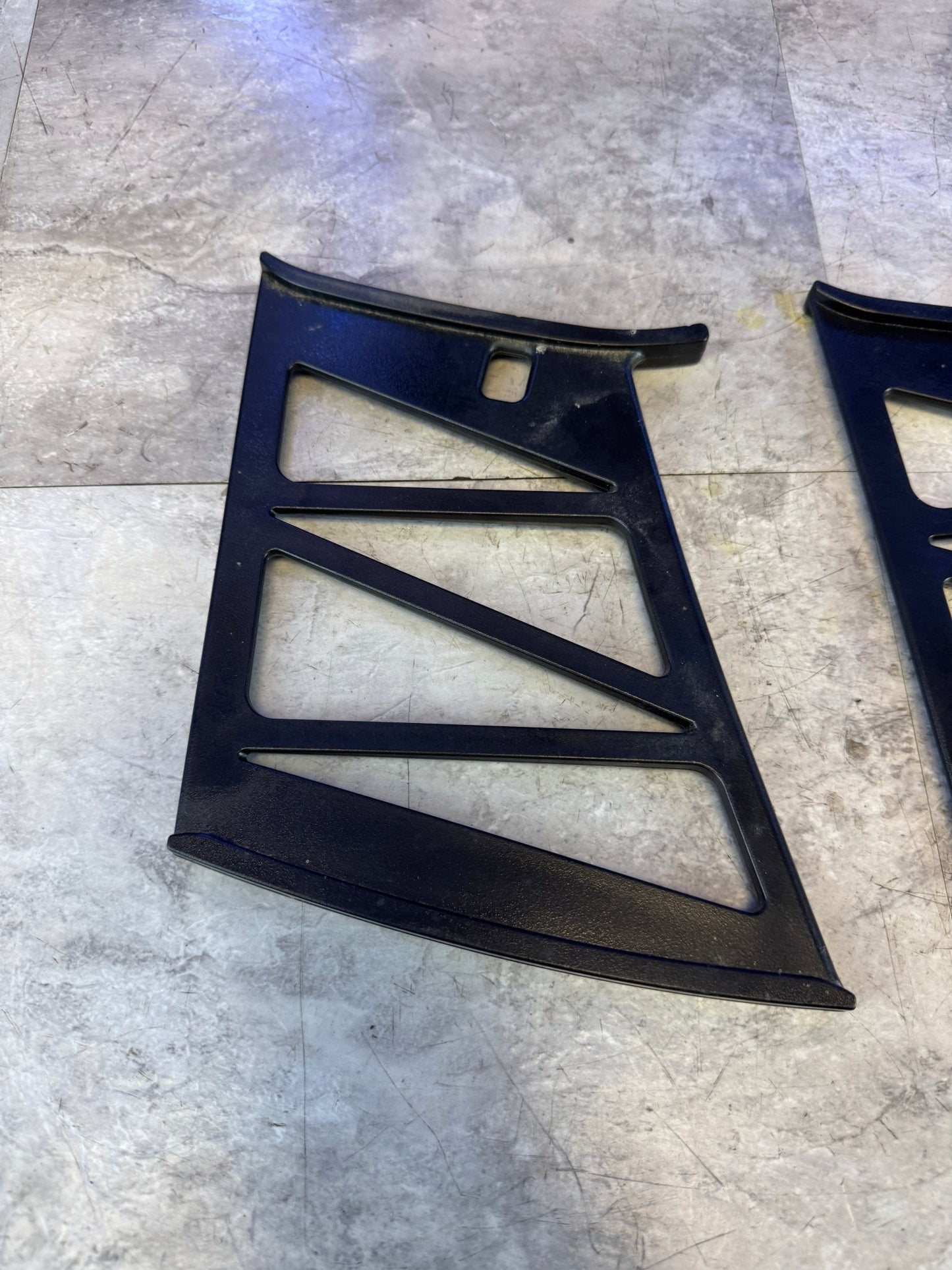 2004-2007 Subaru WRX STi Rear Wing Spoiler Support Stabilizer Bracket Pair