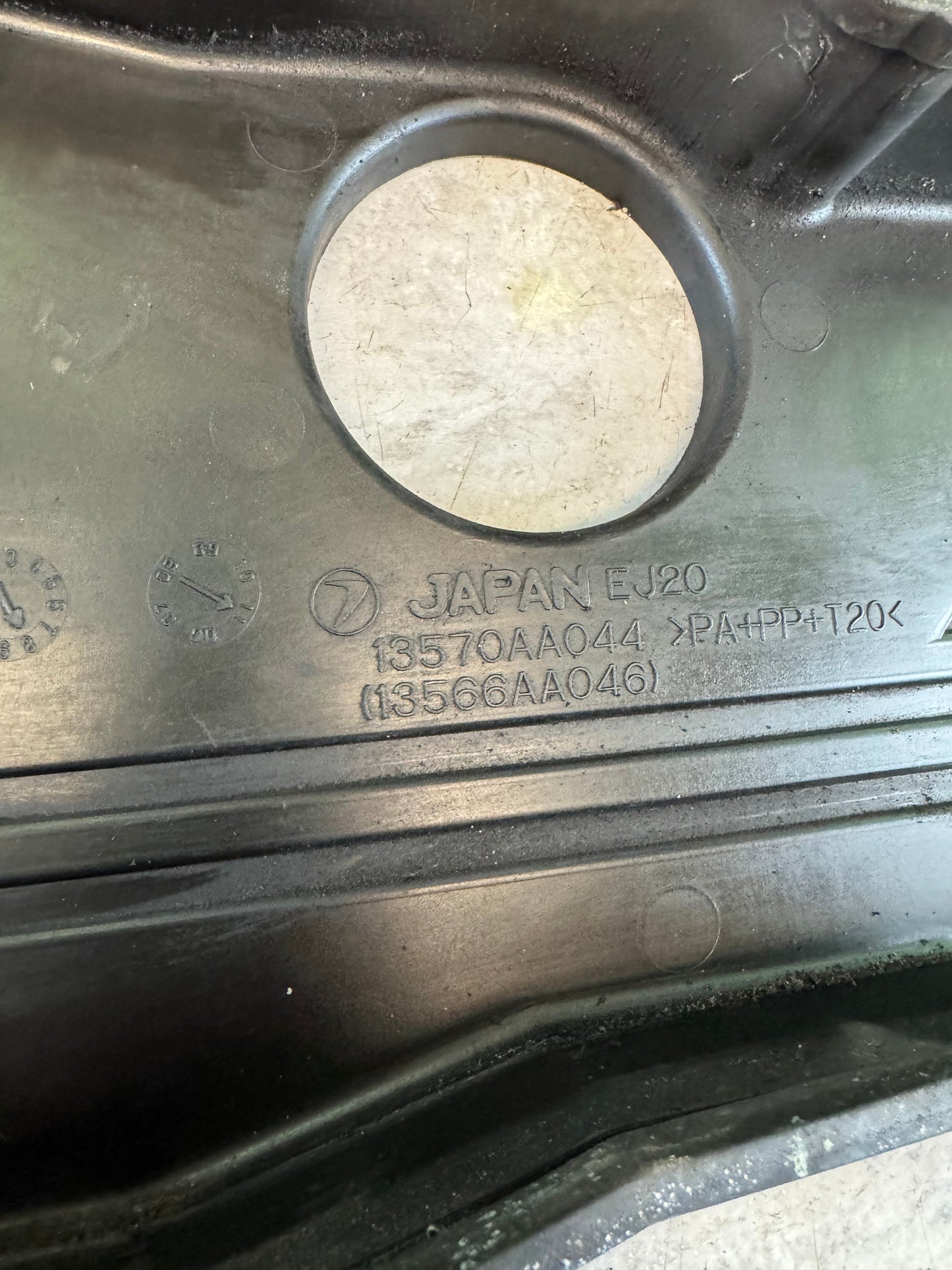 2002-2014 Subaru Center Engine Timing OEM Cover Front Cover Belt Y5