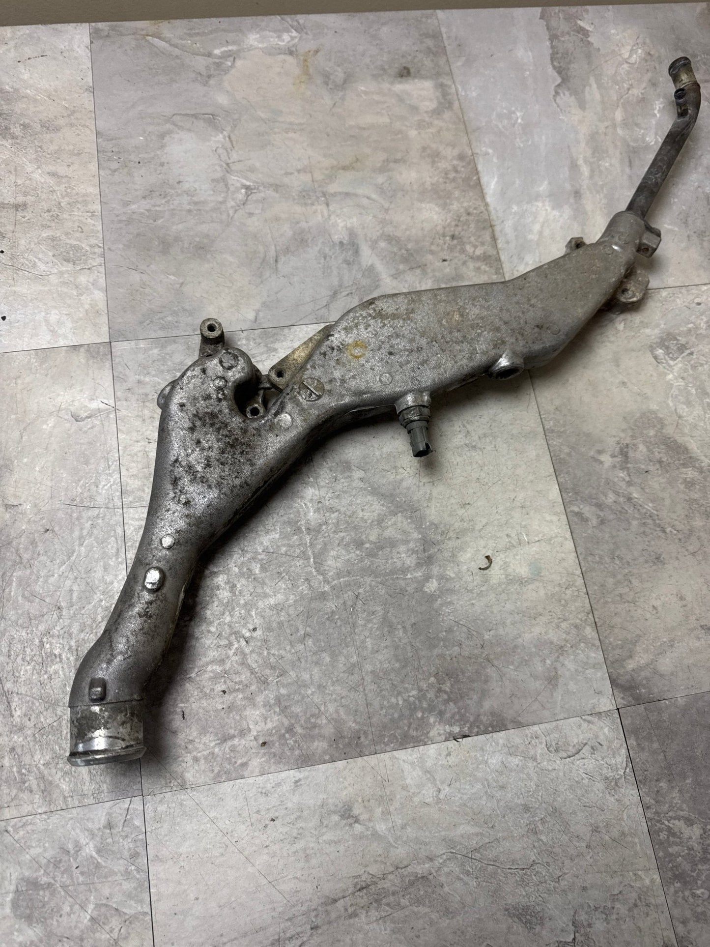 2005-2009 Subaru Legacy GT OEM Coolant Crossover Pipe L3