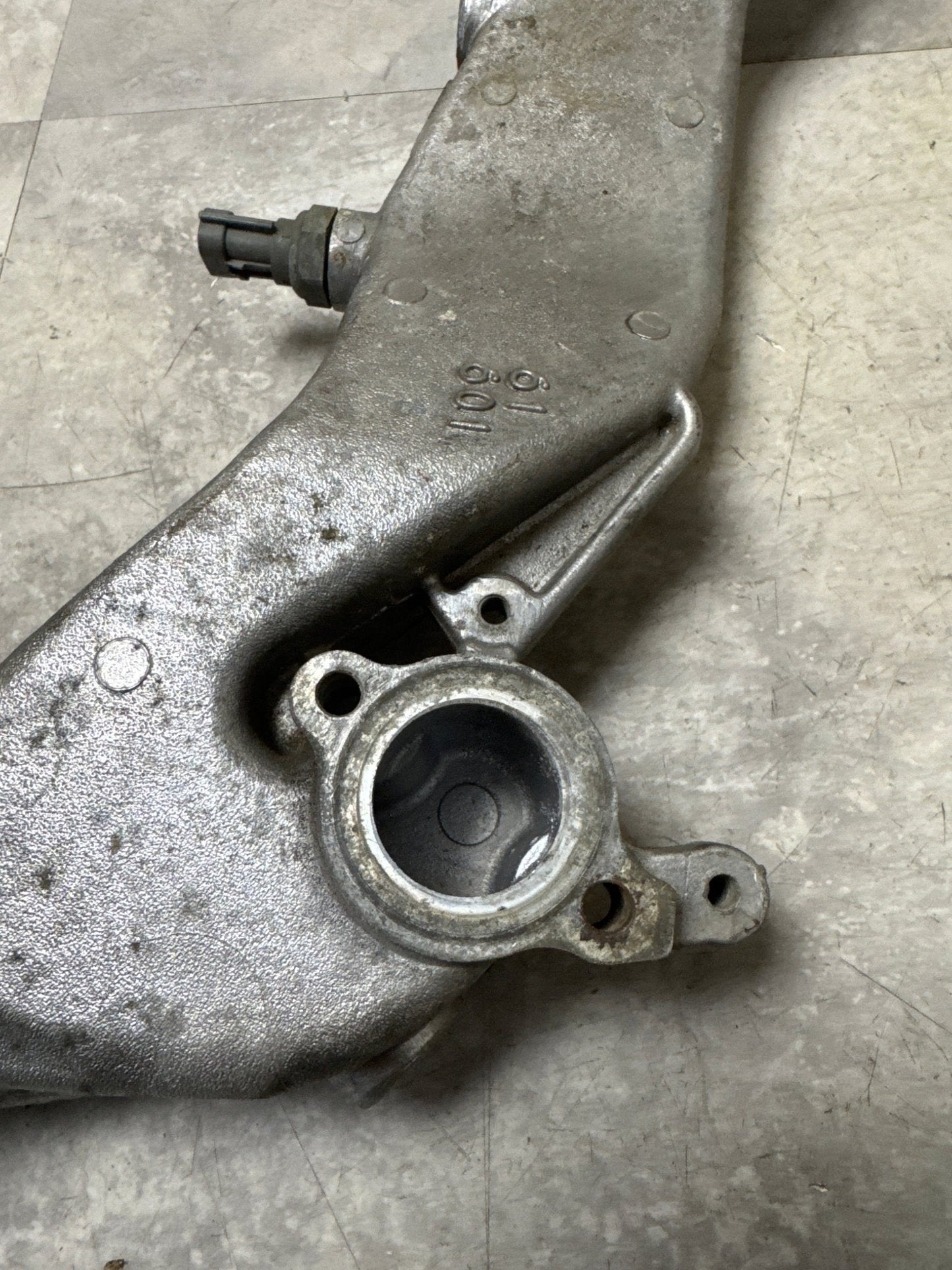 2005-2009 Subaru Legacy GT OEM Coolant Crossover Pipe L3