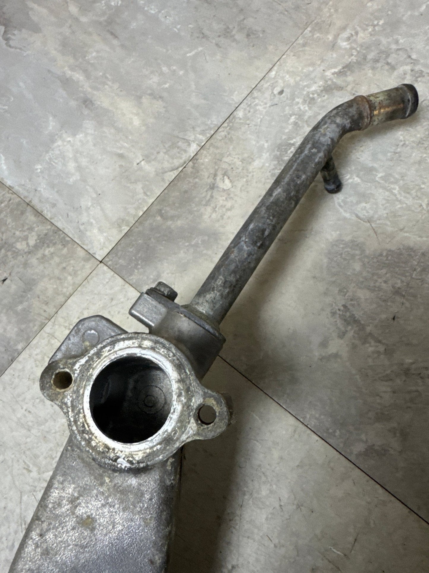 2005-2009 Subaru Legacy GT OEM Coolant Crossover Pipe L3