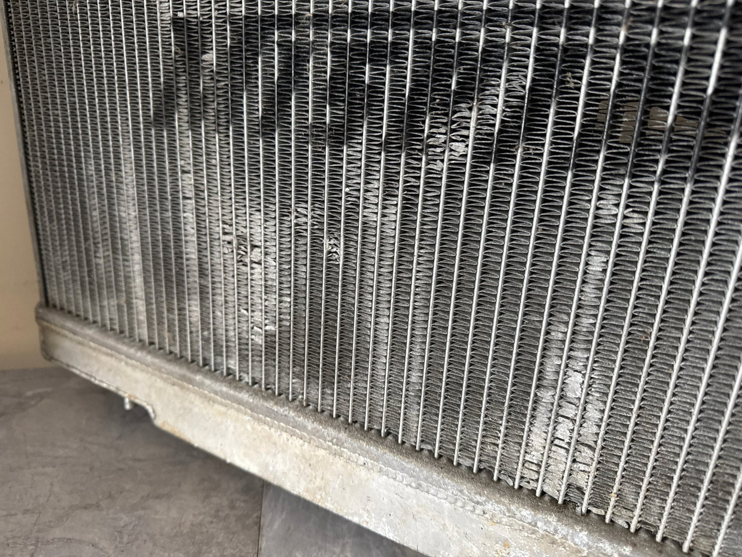 2004-2007 Subaru STi WRX Mishimoto OEM Aluminum Racing Radiator w/ OEM Fans R1