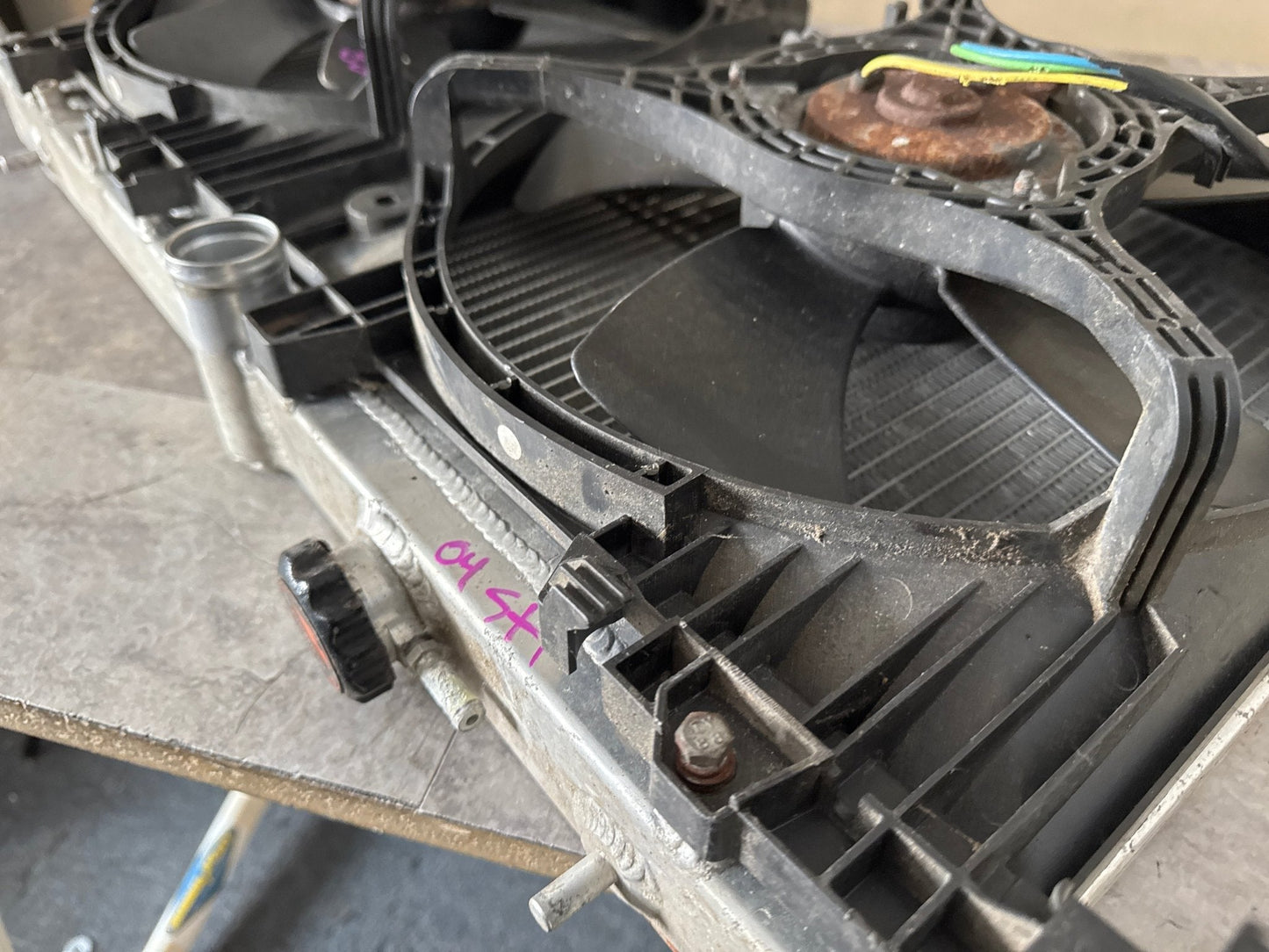 2004-2007 Subaru STi WRX Mishimoto OEM Aluminum Racing Radiator w/ OEM Fans R1