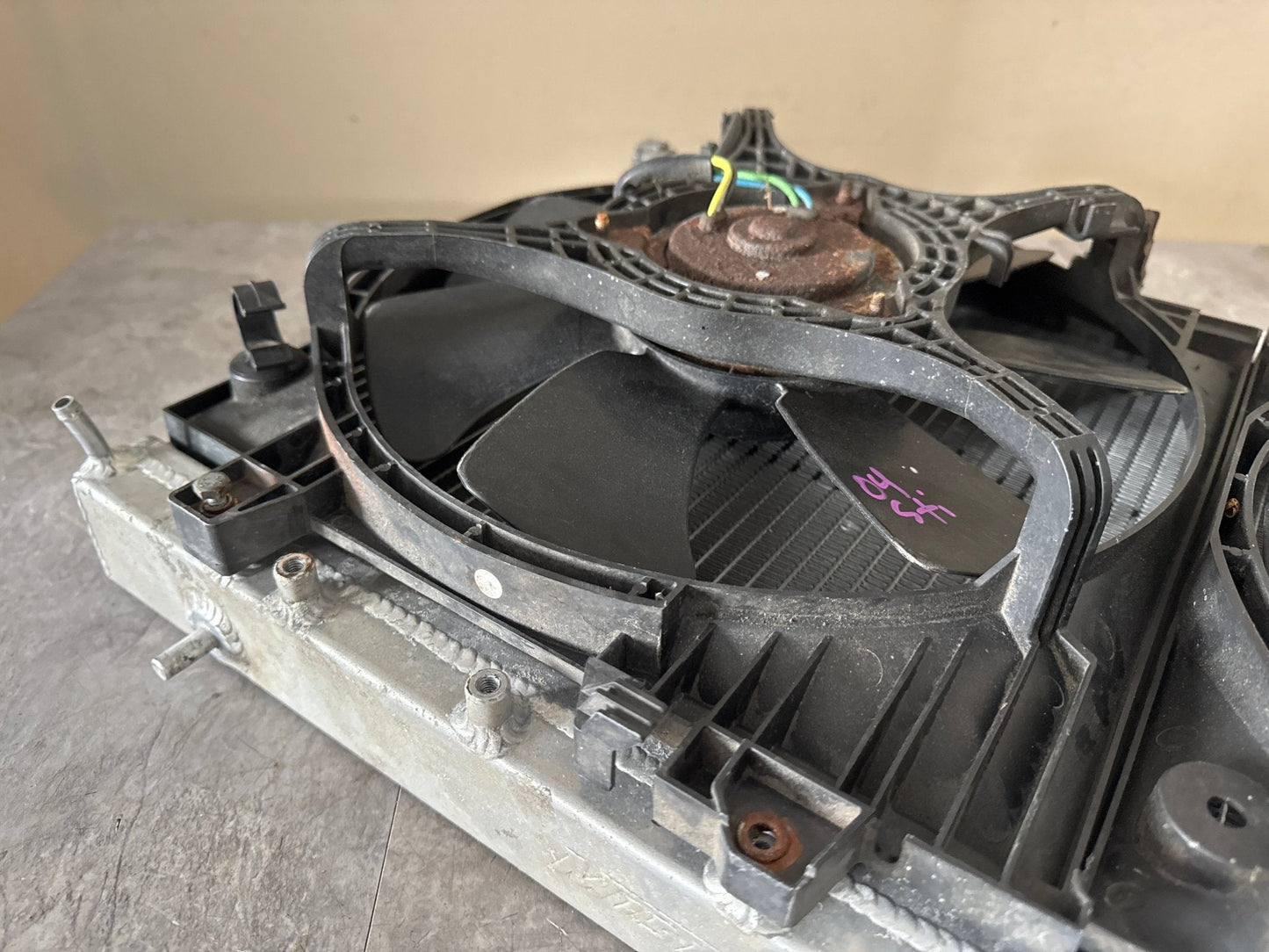 2004-2007 Subaru STi WRX Mishimoto OEM Aluminum Racing Radiator w/ OEM Fans R1