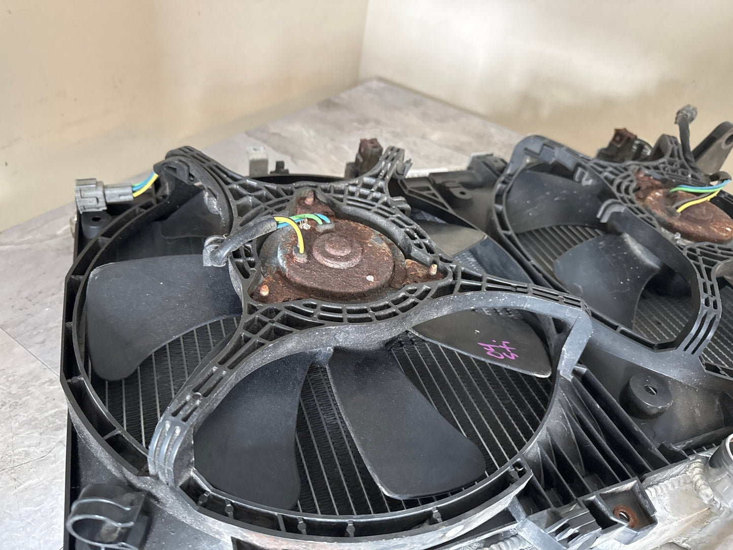 2004-2007 Subaru STi WRX Mishimoto OEM Aluminum Racing Radiator w/ OEM Fans R1