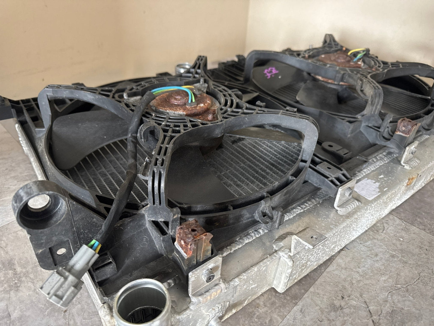 2004-2007 Subaru STi WRX Mishimoto OEM Aluminum Racing Radiator w/ OEM Fans R1