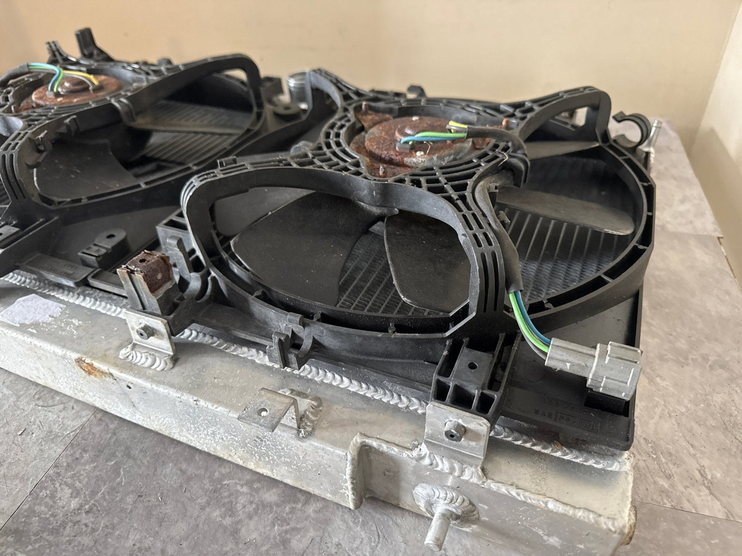 2004-2007 Subaru STi WRX Mishimoto OEM Aluminum Racing Radiator w/ OEM Fans R1