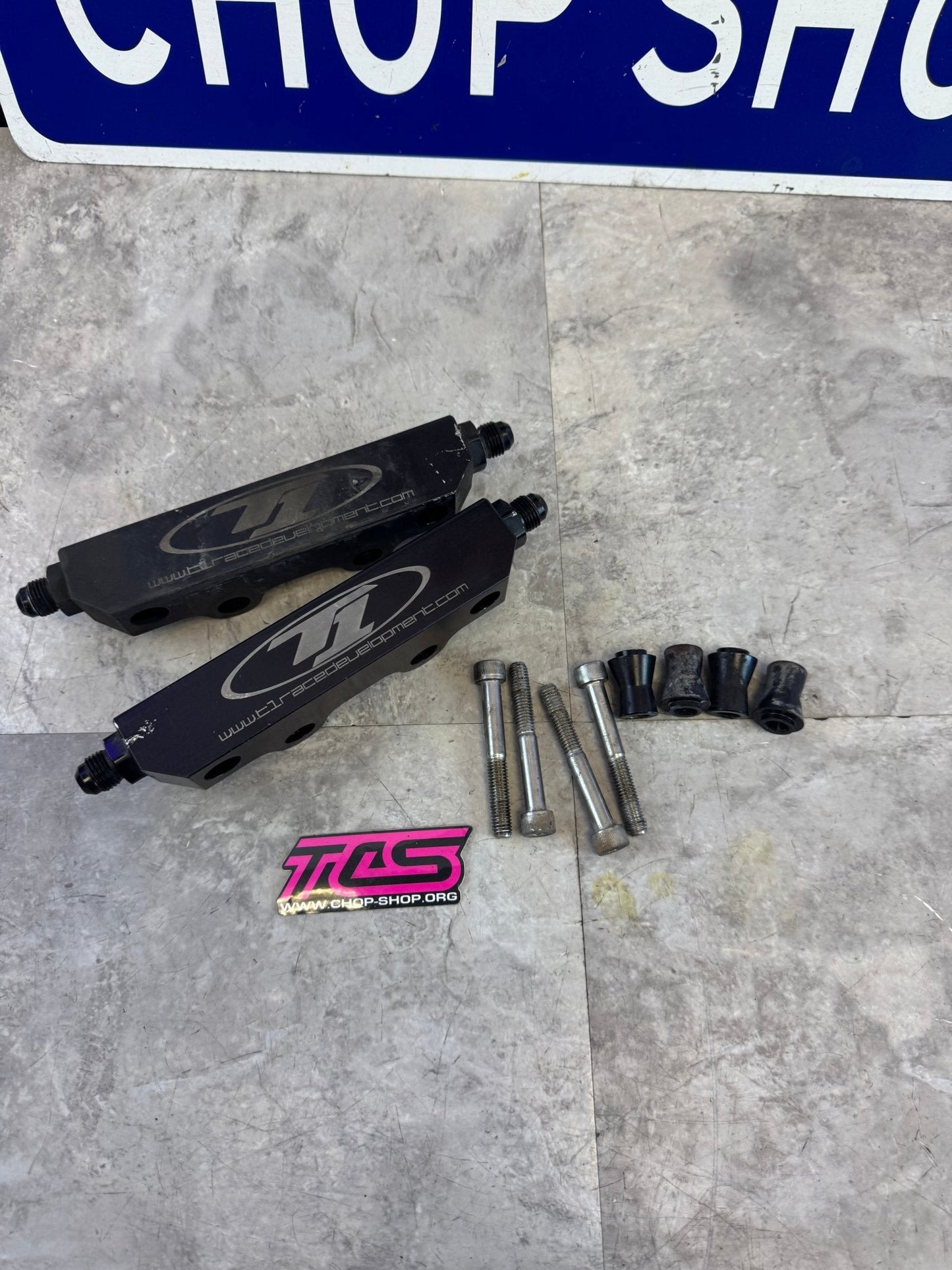 2004-2006 Subaru WRX STi T1RaceDevelopment Side To Top Feed Fuel Conversion Rail Kit