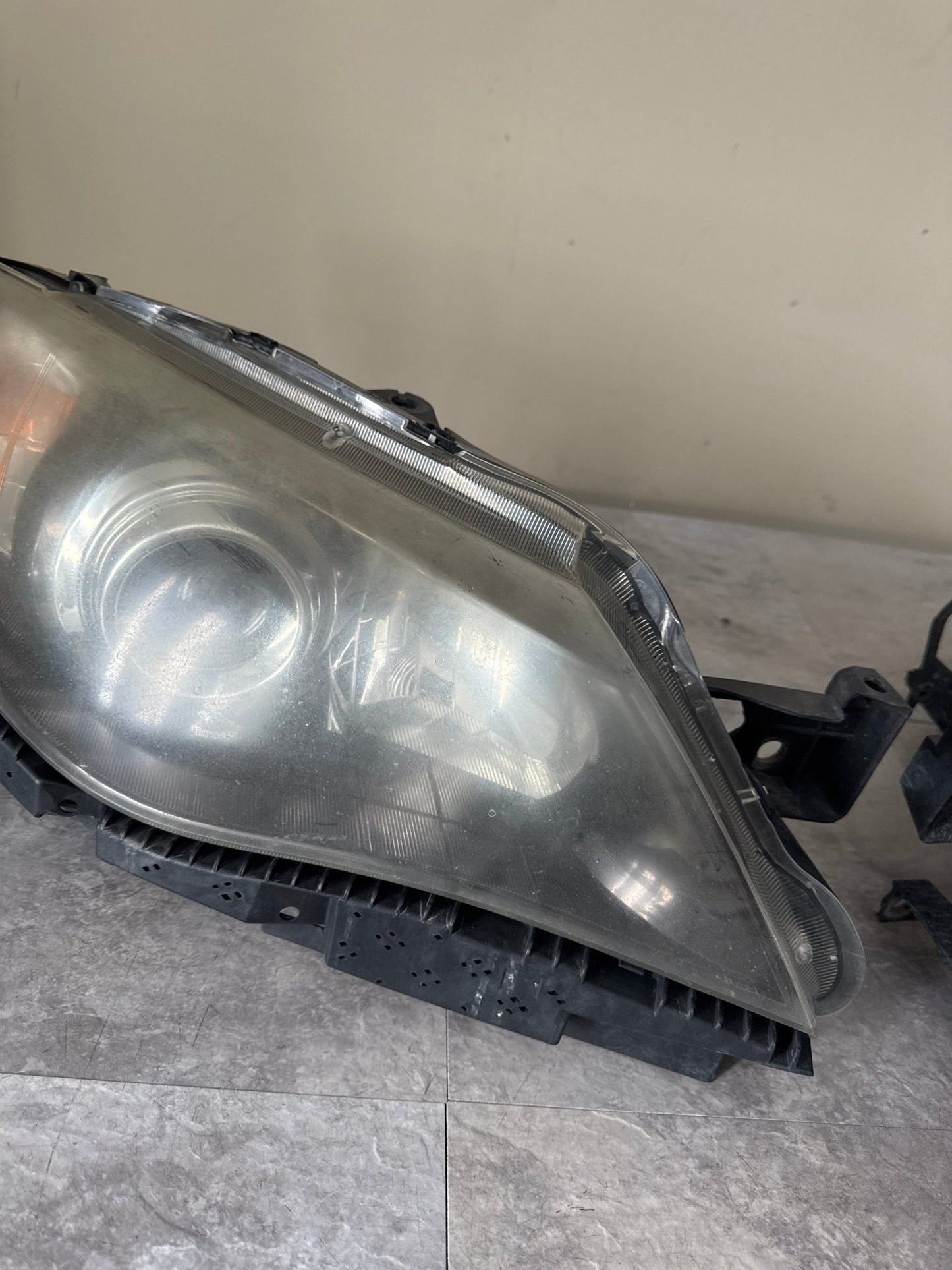 2008-2011 Subaru Impreza WRX STi Headlight Assy Set LH RH Drivers Side Passenger Side (2010 WRX)