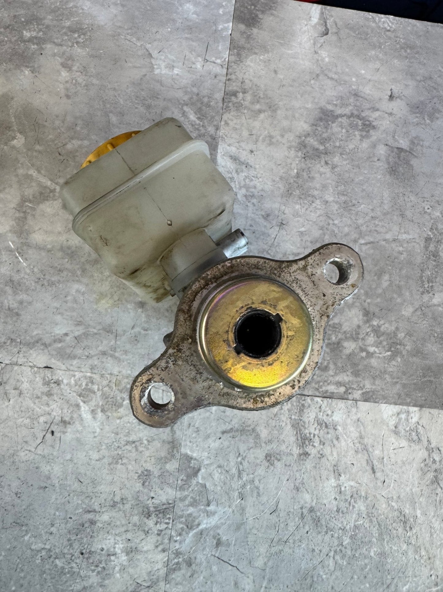 2004-2007 Subaru Impreza WRX STi OEM Brake Master Cylinder Reservoir