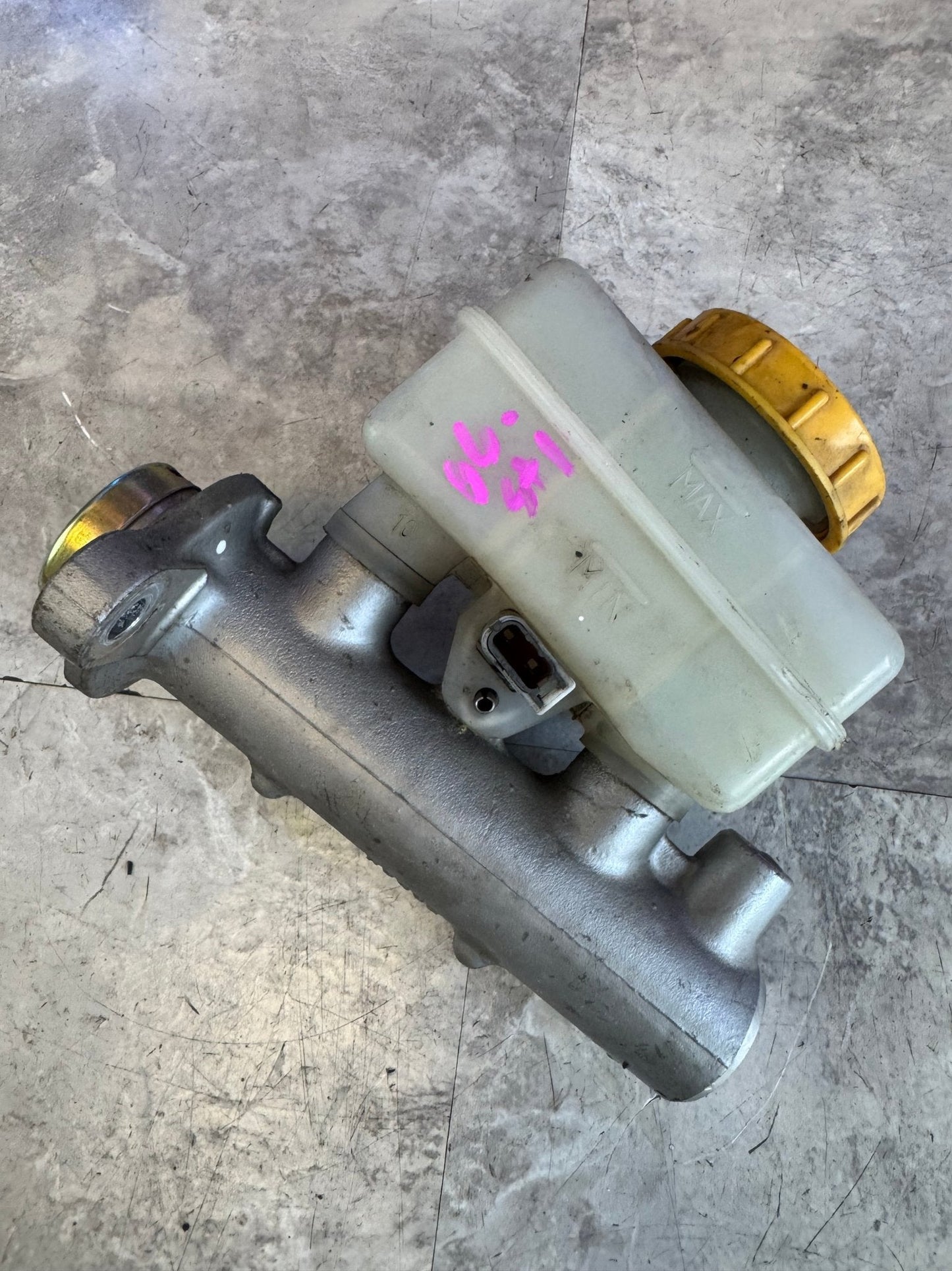 2004-2007 Subaru Impreza WRX STi OEM Brake Master Cylinder Reservoir
