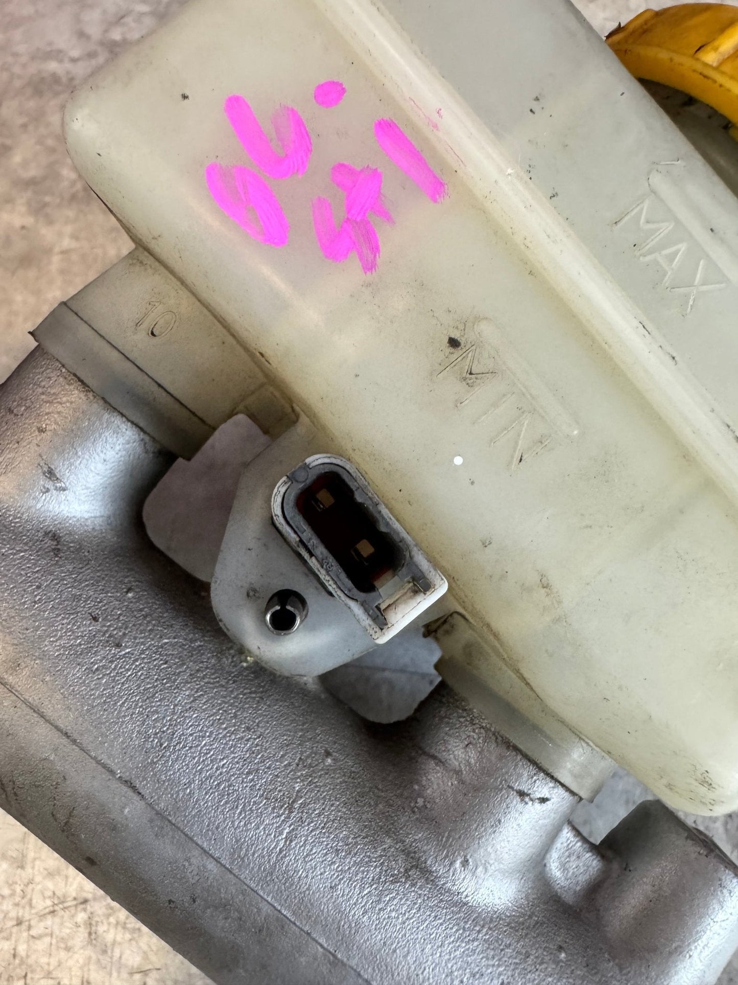 2004-2007 Subaru Impreza WRX STi OEM Brake Master Cylinder Reservoir