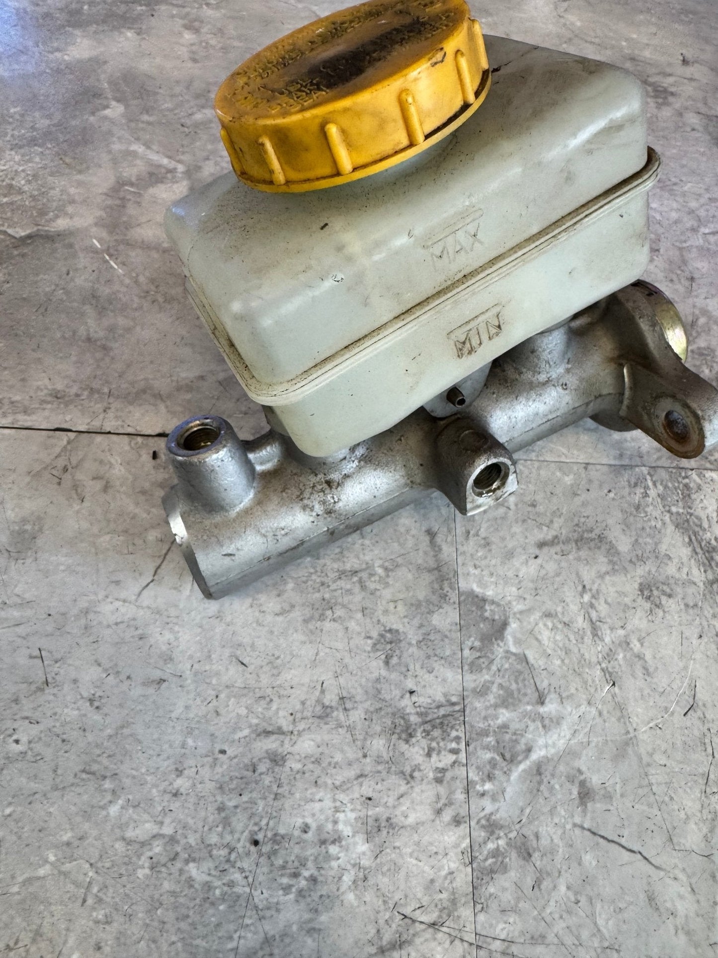 2004-2007 Subaru Impreza WRX STi OEM Brake Master Cylinder Reservoir