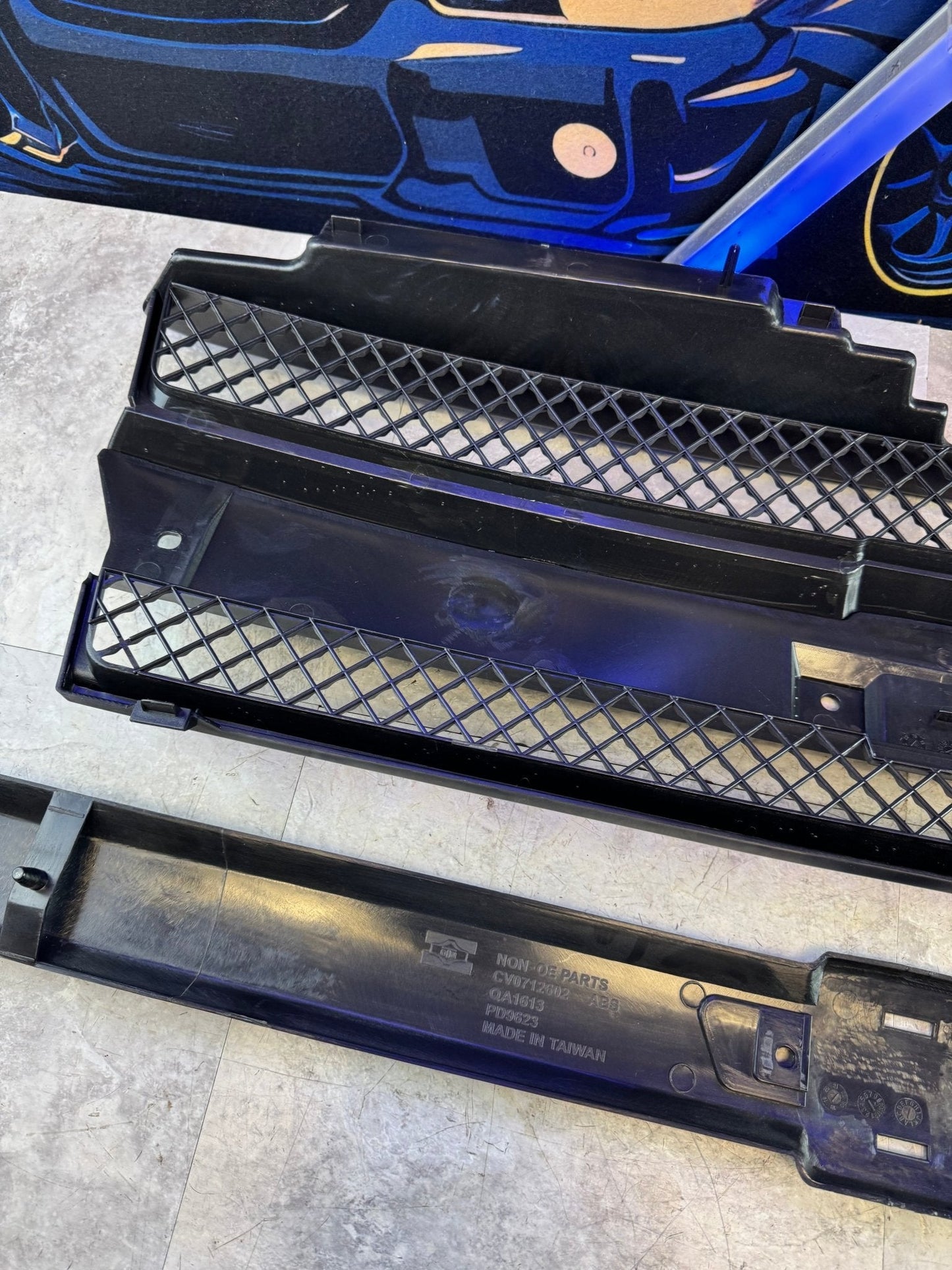 2002-2009 Chevrolet Trailblazer Aftermarket Front Grille Assembly Kit (Strut Wall)