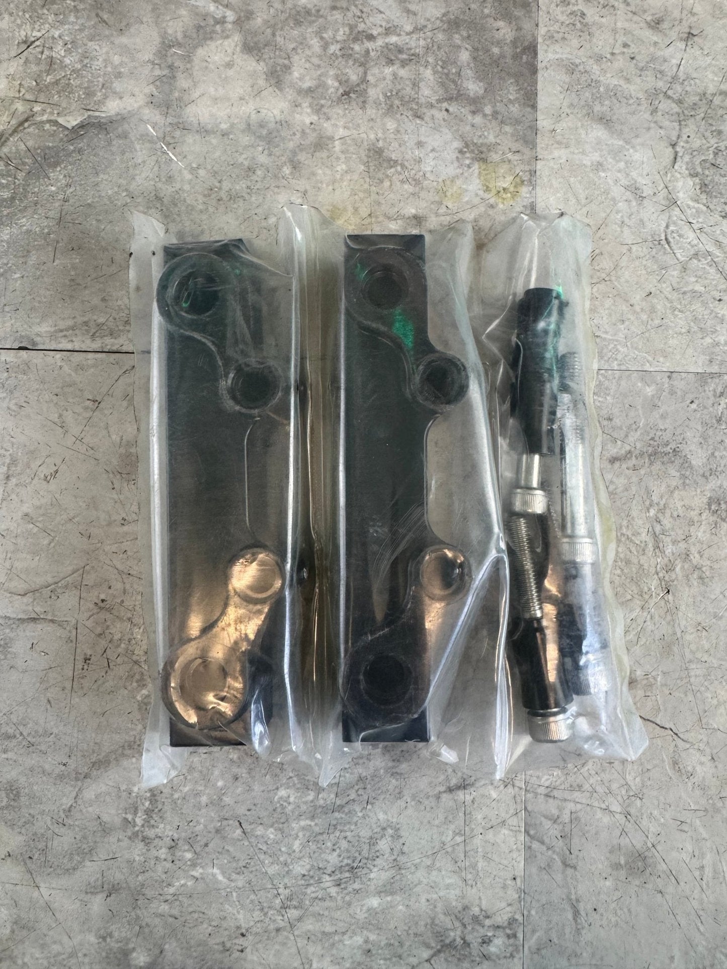 2004-2006 Subaru WRX STi Injector Dynamics ID Side Feed To Top Feel Fuel Injector Conversion Fuel Rails