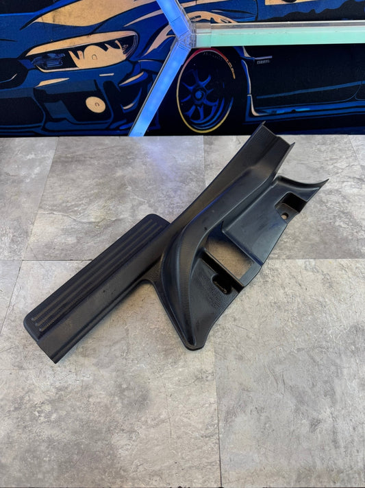 2002-2007 Subaru Impreza WRX STi OEM Passenger Rear Door Sill Trim RH (3)