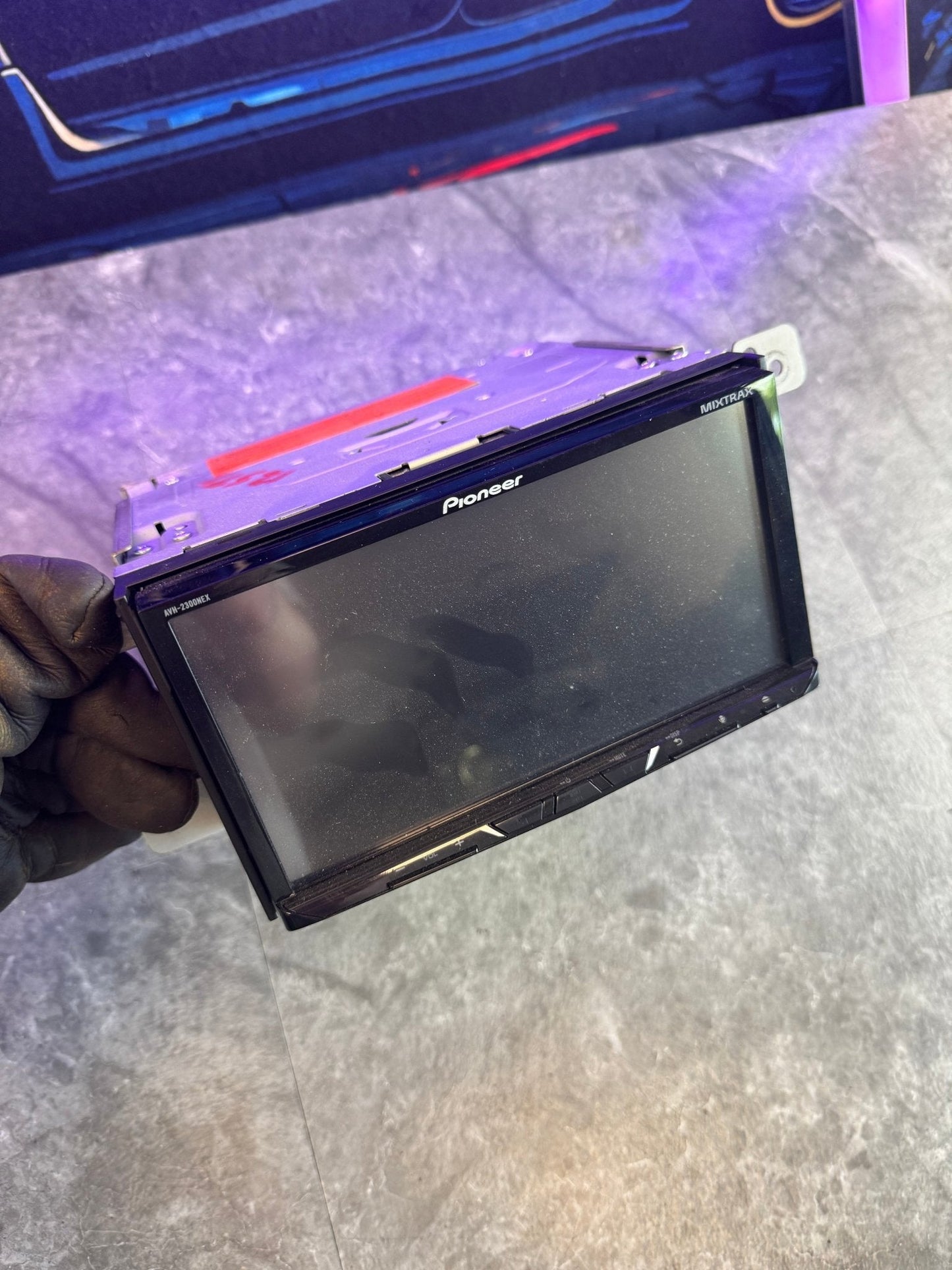 Pioneer AVH-2300NEX Double Din Headunit Radio Assembly Subaru Bracket