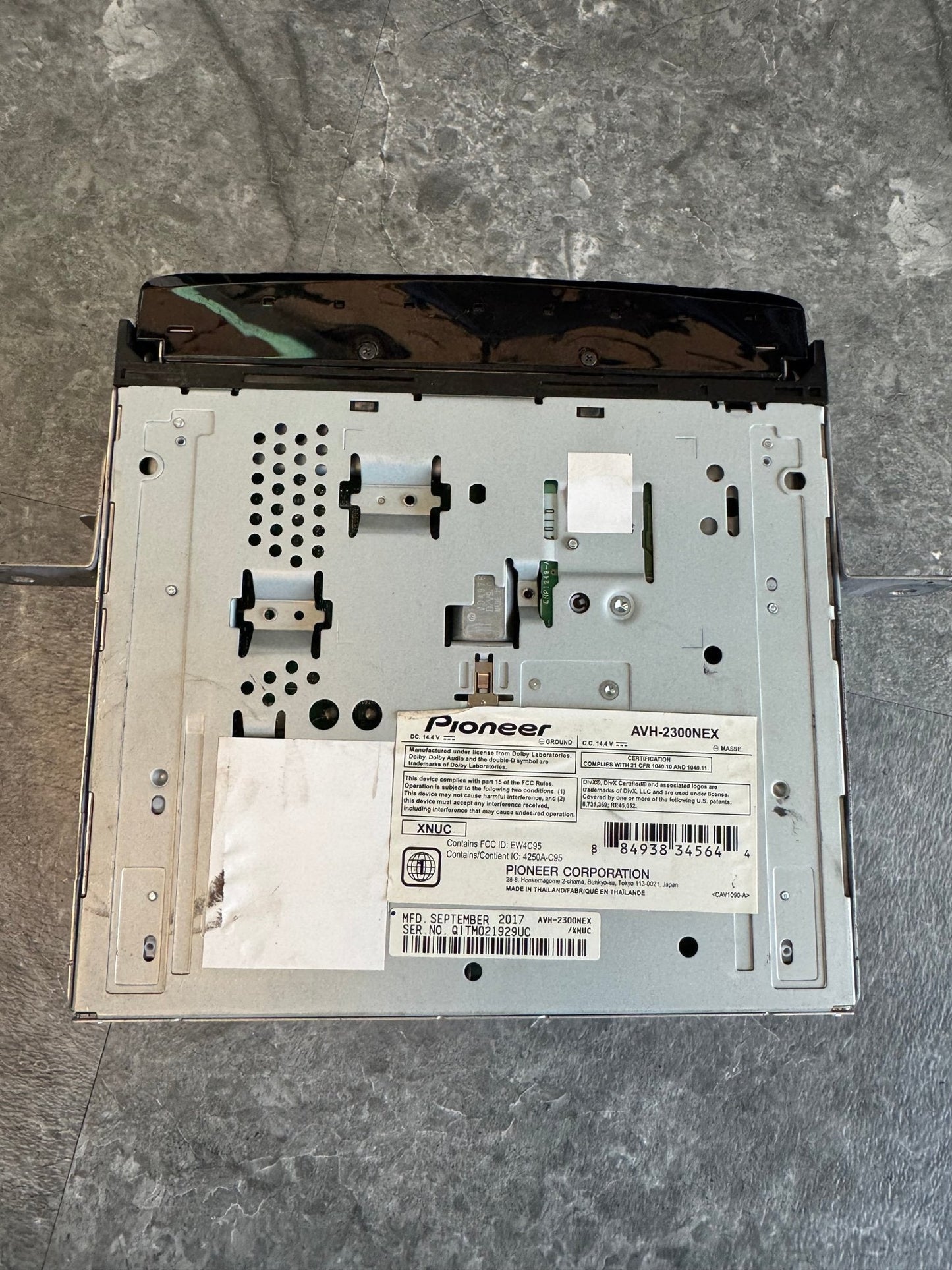 Pioneer AVH-2300NEX Double Din Headunit Radio Assembly Subaru Bracket