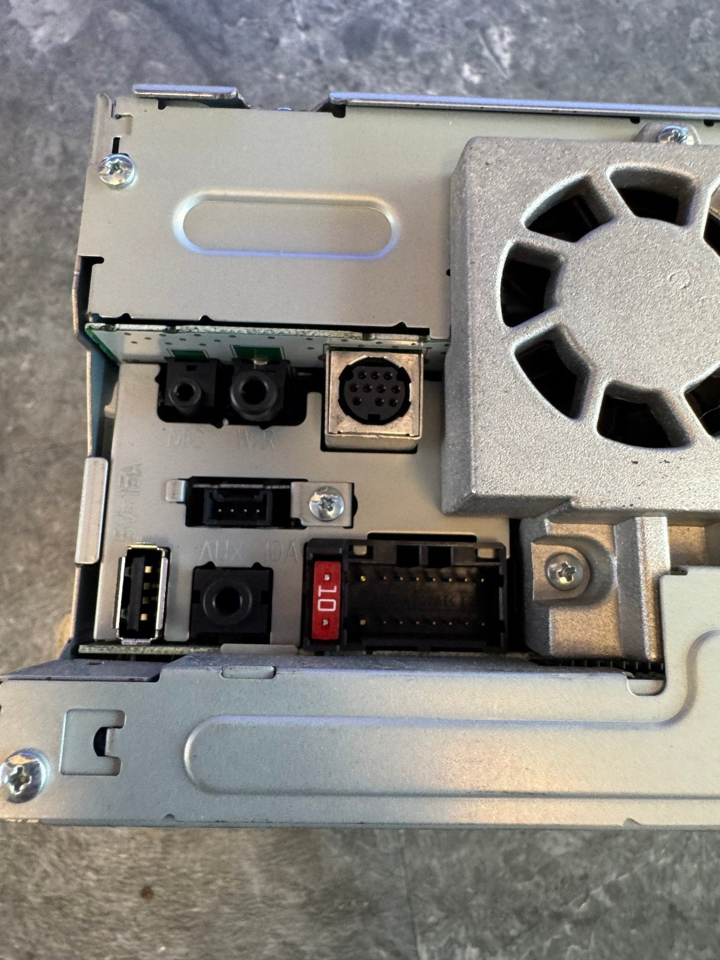 Pioneer AVH-2300NEX Double Din Headunit Radio Assembly Subaru Bracket