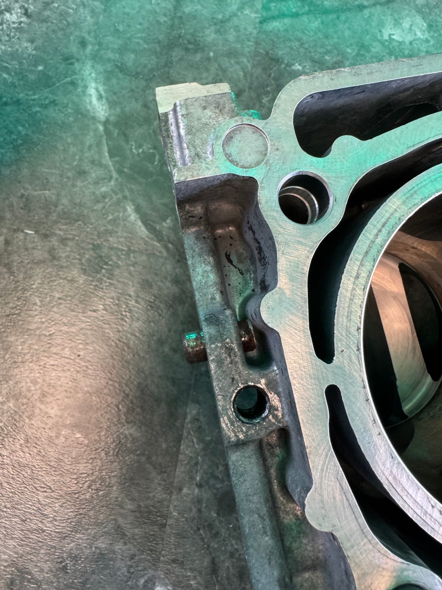 Subaru EJ25 Case Halves Short Block For Core With Bearings And Case Bolts