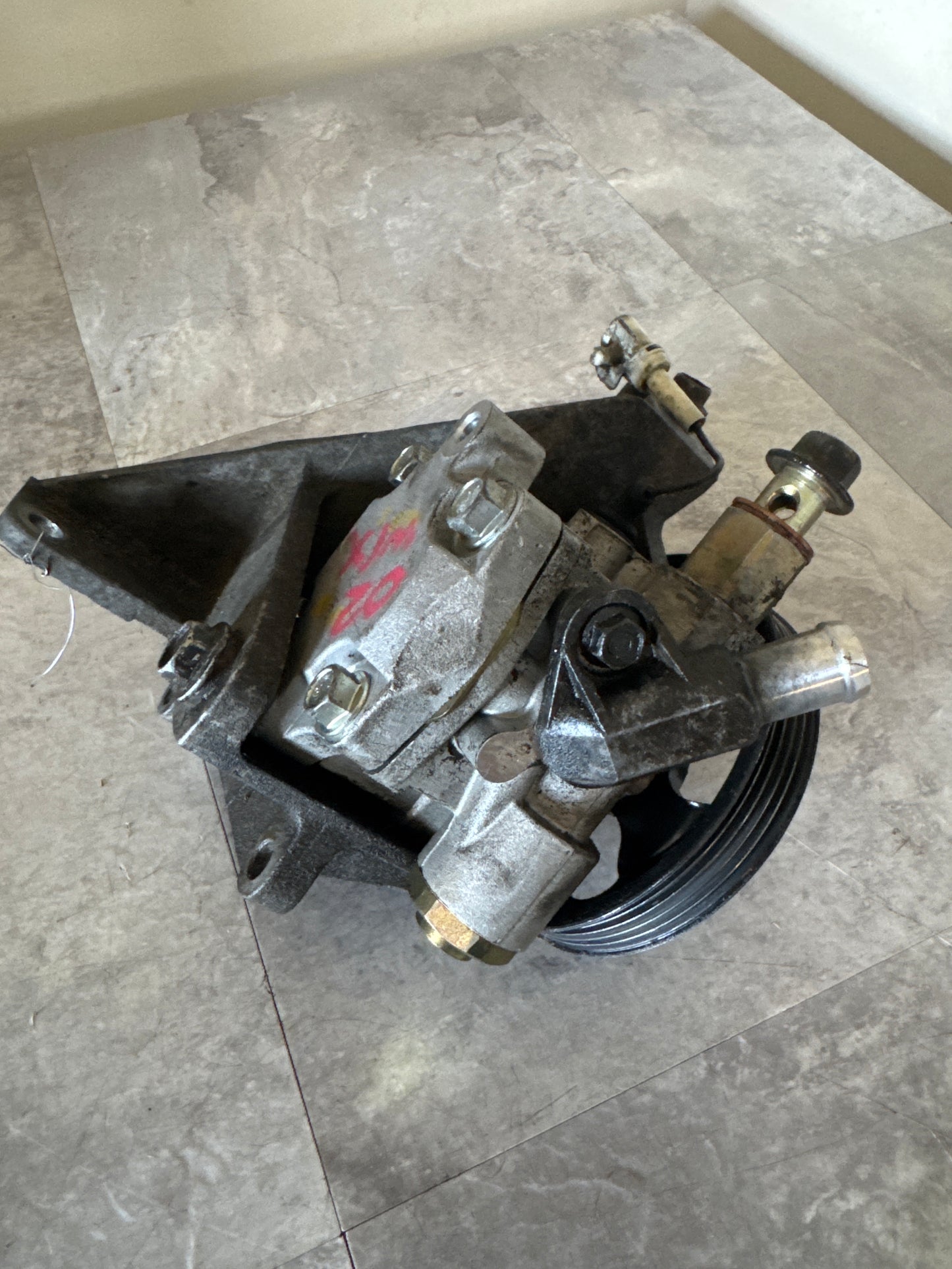 2002-2003 Subaru WRX OEM Power Steering Pump w Bracket
