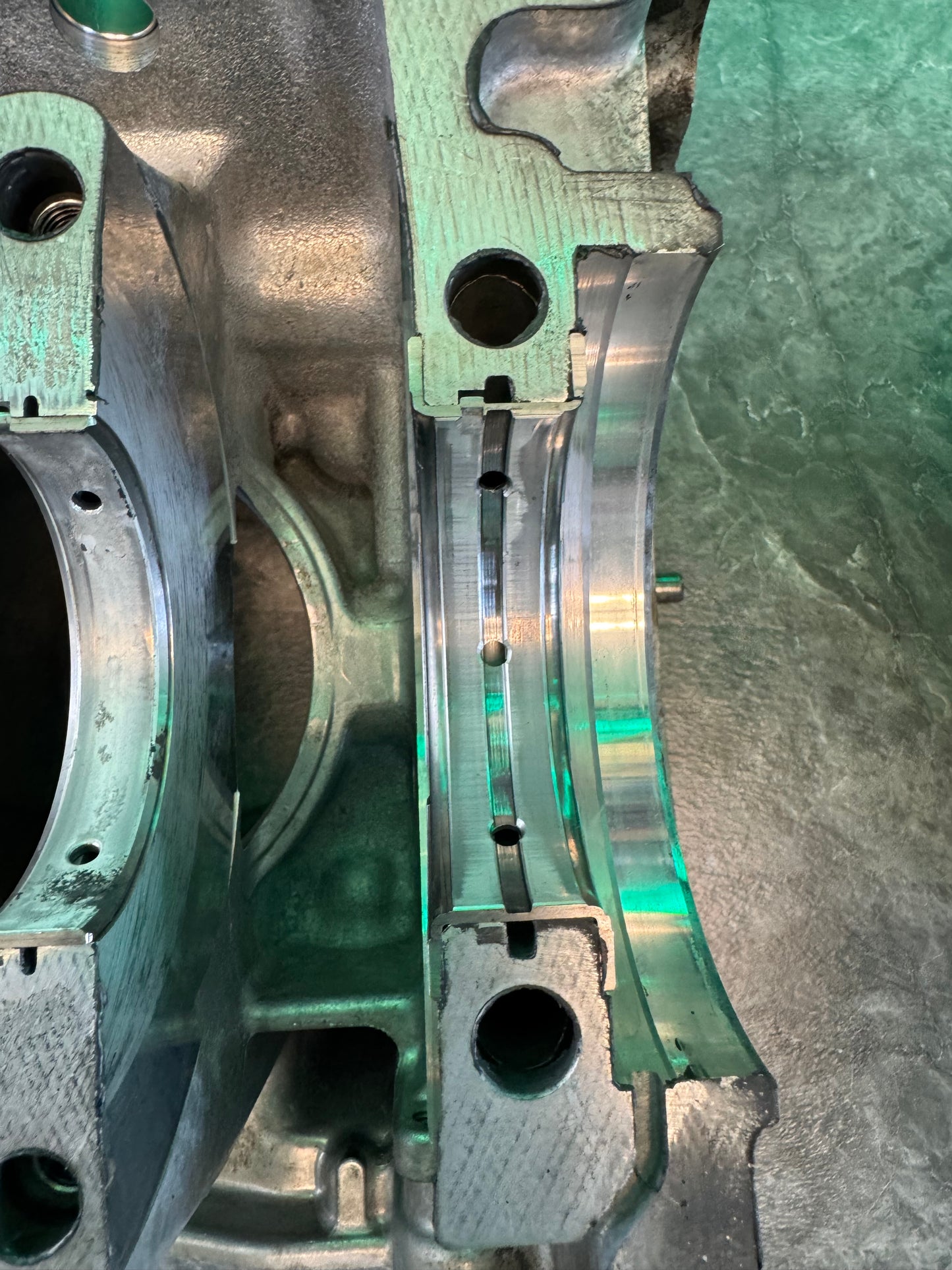 Subaru EJ25 Case Halves Short Block For Core With Bearings And Case Bolts