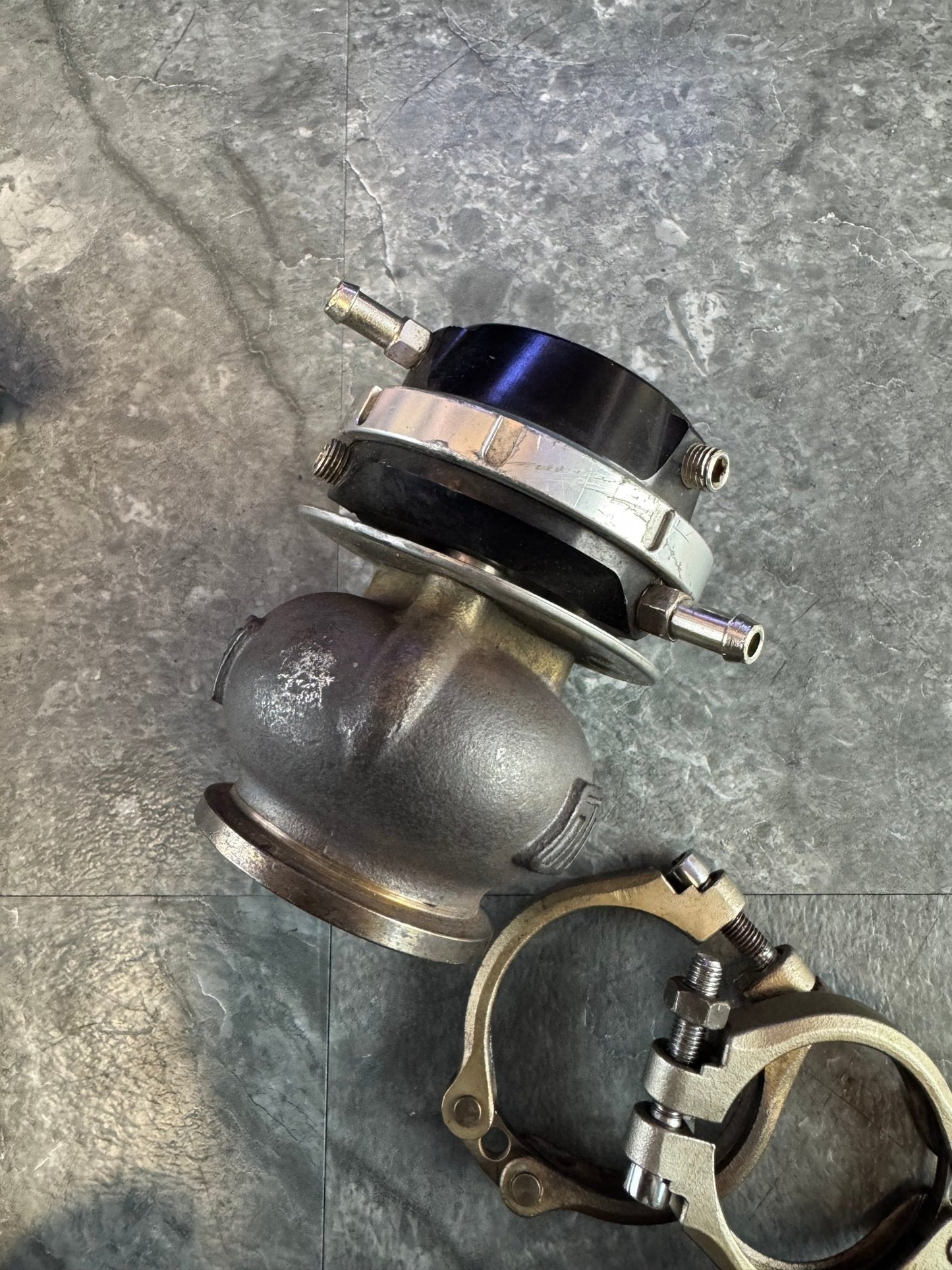 2002-2007 Subaru WRX / 2004-2021 Subaru STi Turbosmart 40mm External Wastegate Kit With Grimmspeed 2-Bolt Up Pipe And Screamer Tube