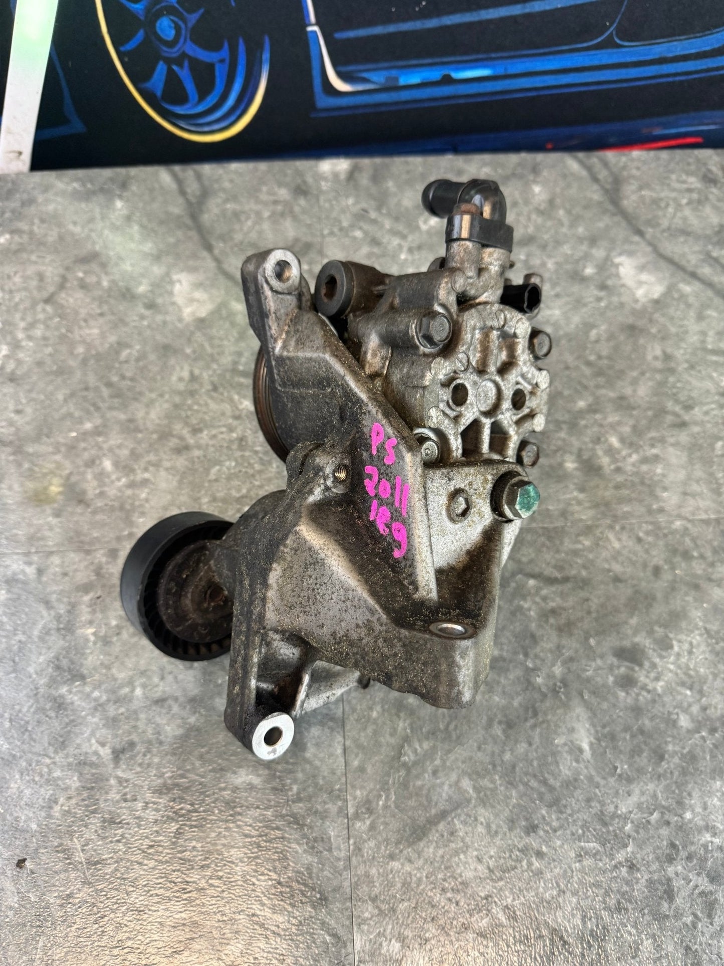 2010-2012 Subaru Legacy OEM Power Steering Pump With Bracket