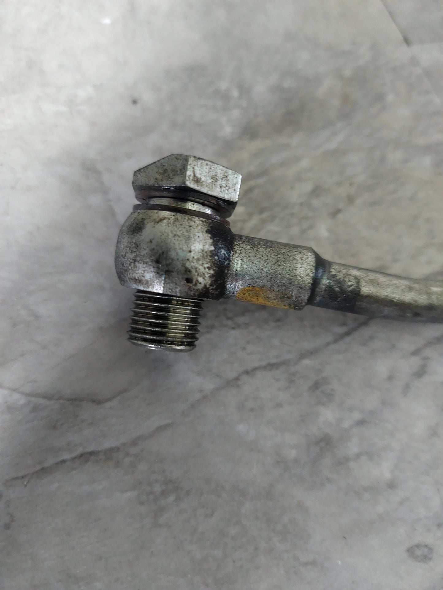 04-07 Subaru OEM Cylinder Head Oil Line