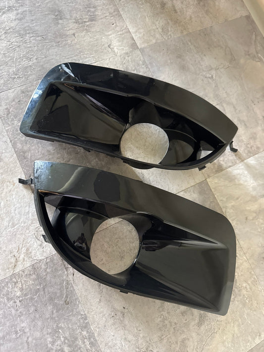 2004-2005 Subaru Impreza WRX STi Fog Light Bumper Bezel Black