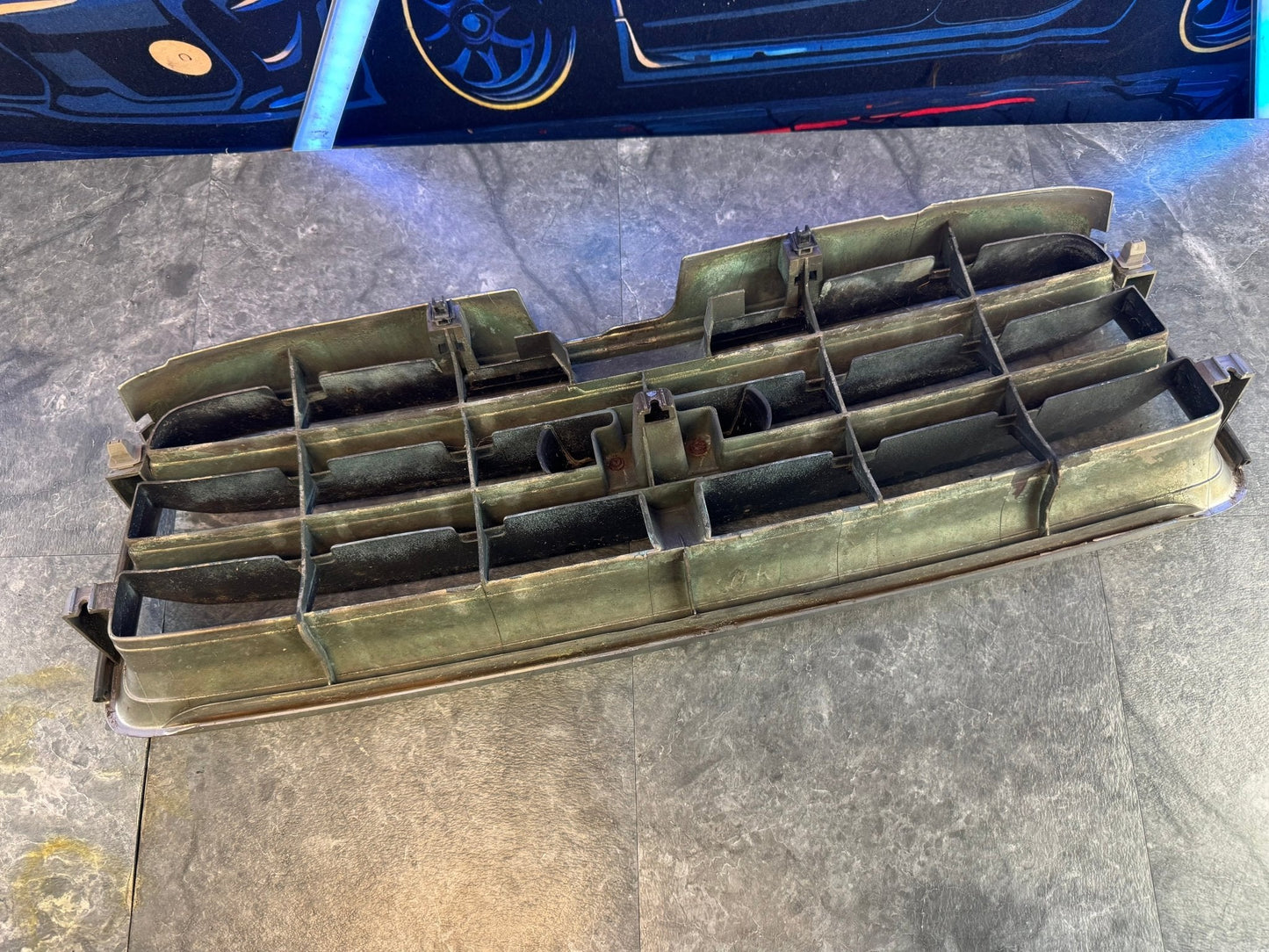 2003-2006 Subaru Forester Front Grille OEM Assembly