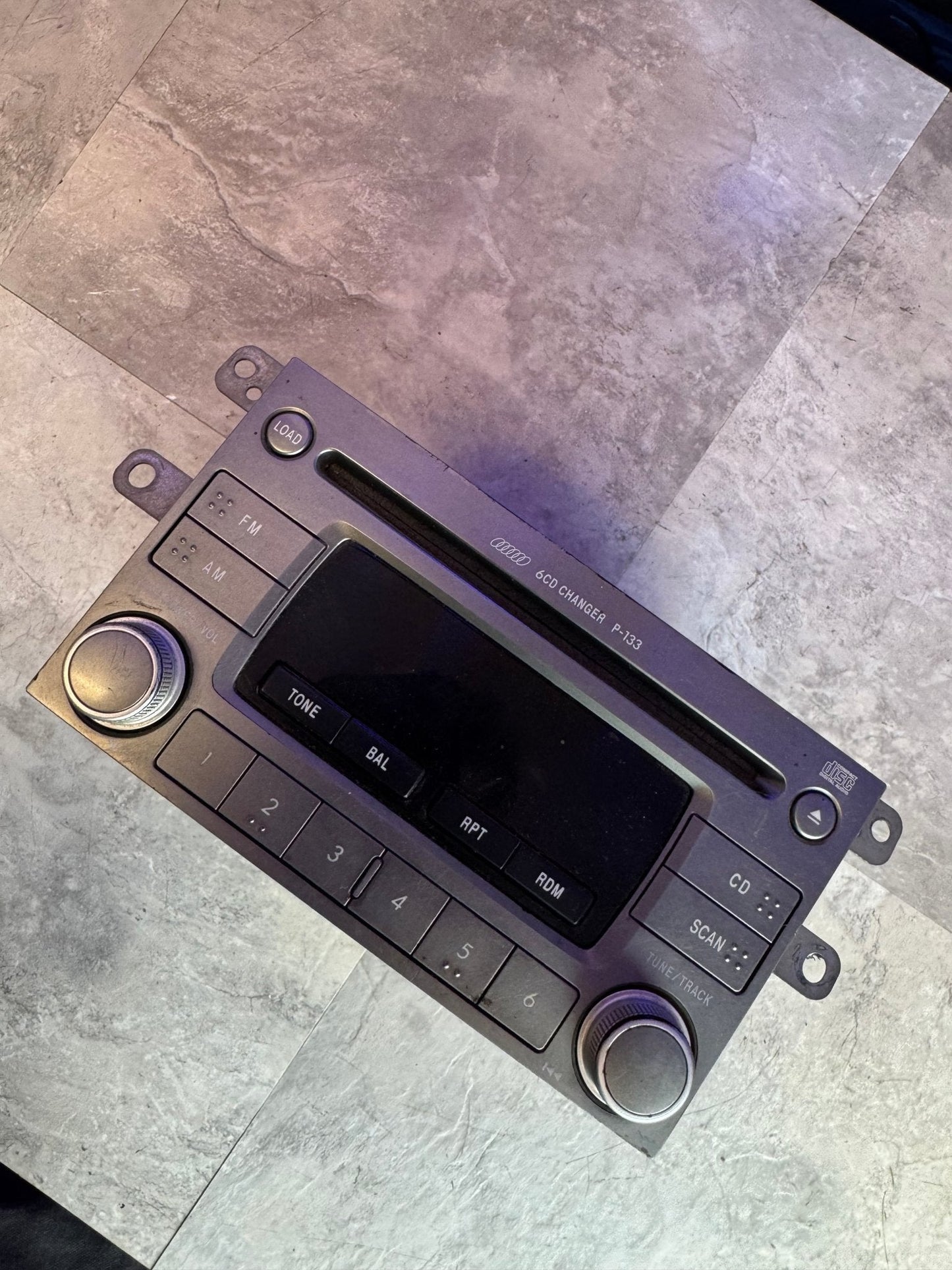 2004-2006 Subaru Impreza 6 Disc OEM Radio Control Unit Stereo Deck