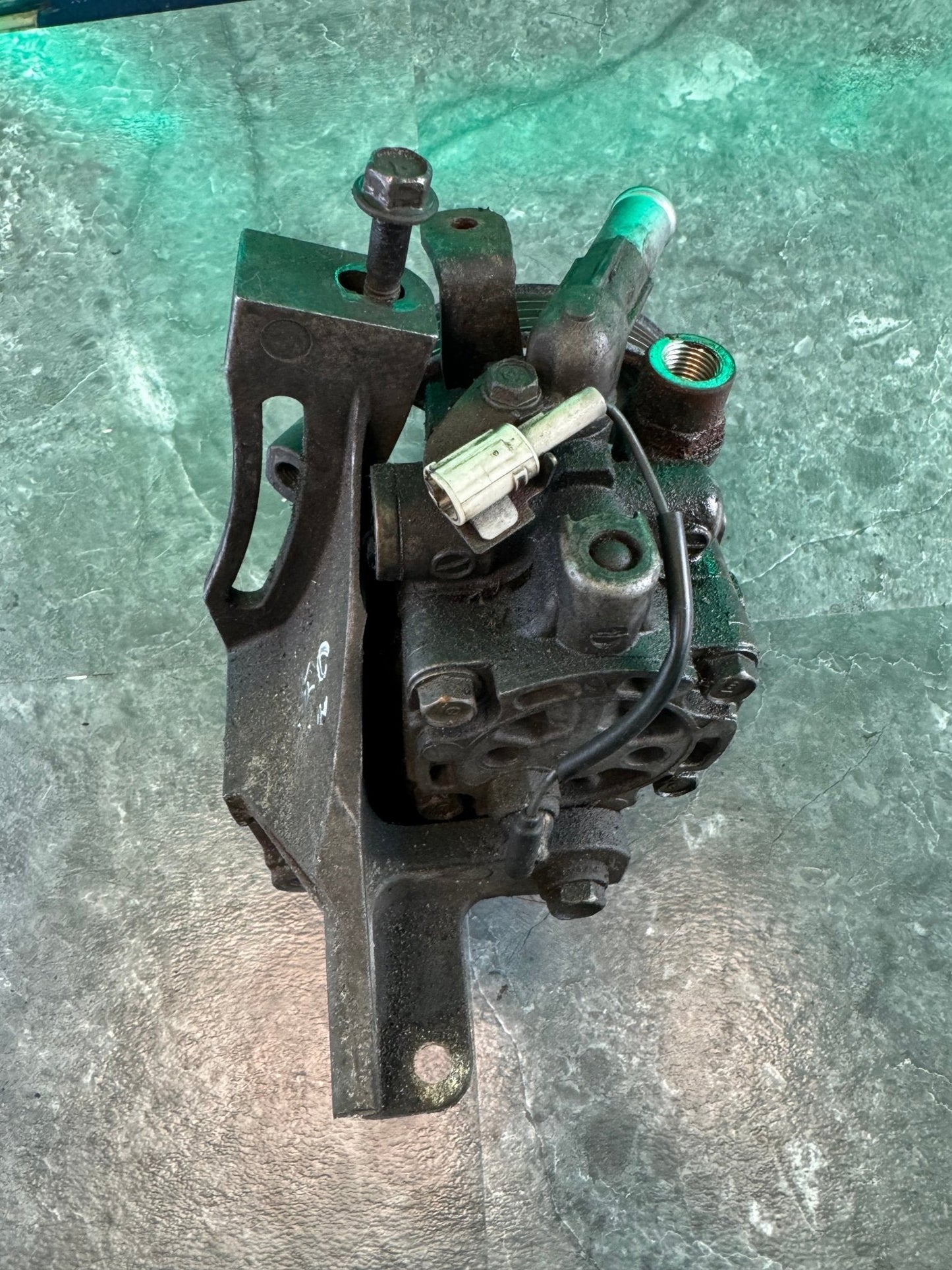 2004-2007 Subaru Impreza WRX STi OEM Power Steering Pump Mount