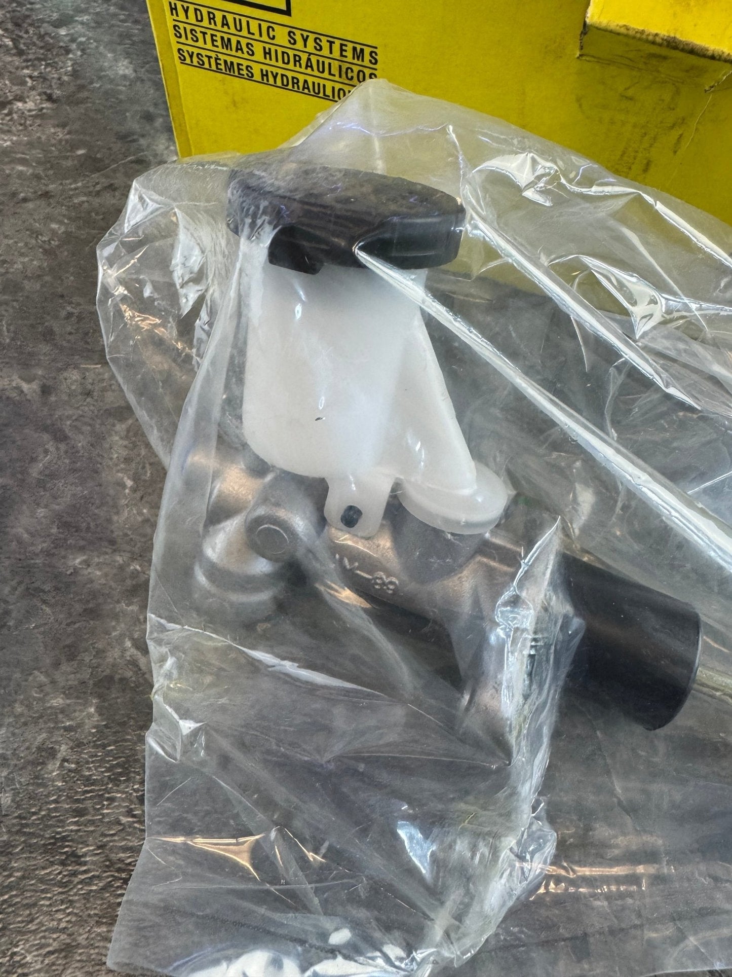 2004-2007 Subaru Impreza WRX STi OE LUK Clutch Master Cylinder Open New Open Box