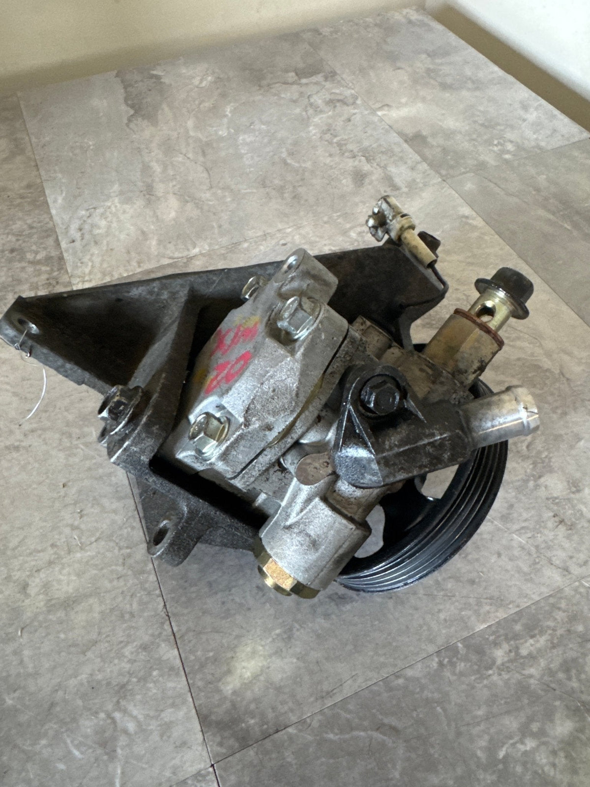 2002-2003 Subaru WRX OEM Power Steering Pump w Bracket
