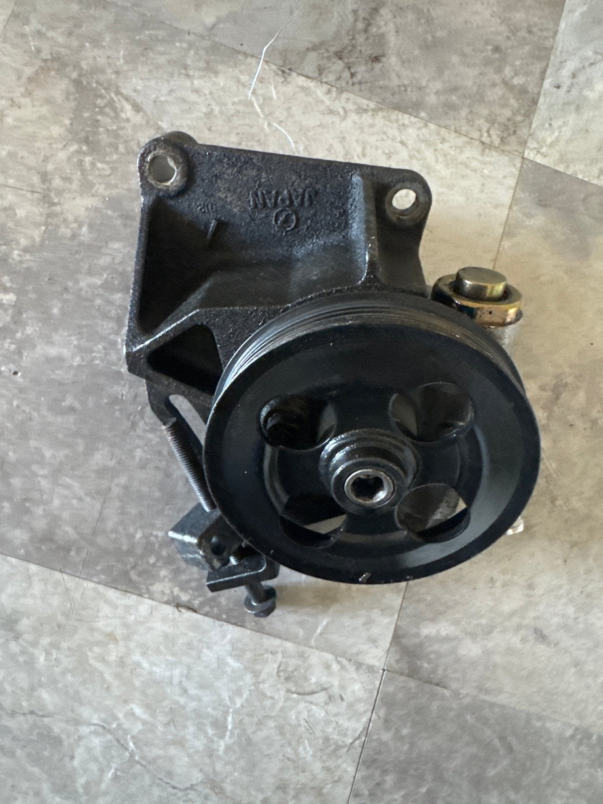 2002-2003 Subaru WRX OEM Power Steering Pump w Bracket