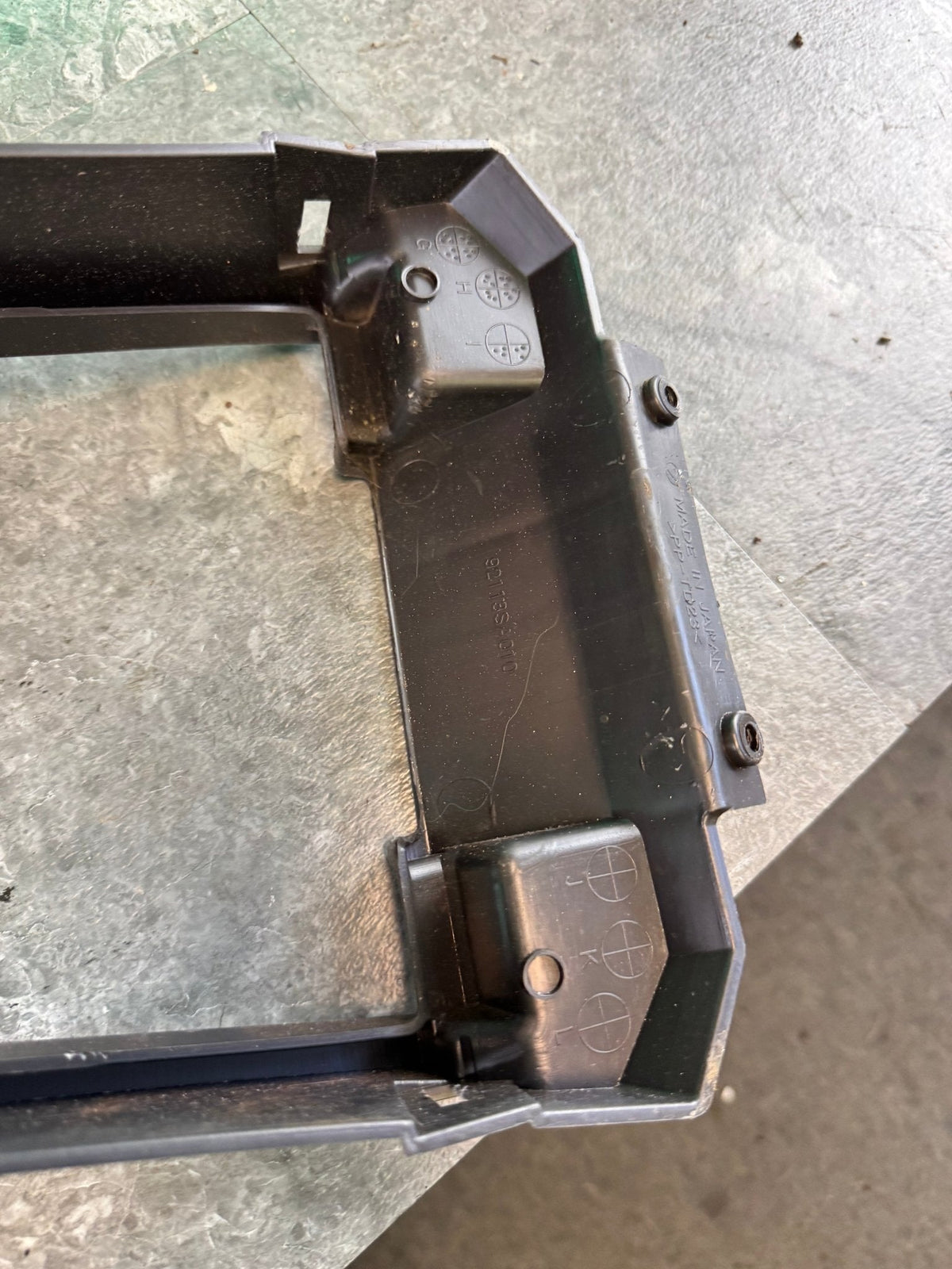 2005-2007 Subaru Impreza WRX STI Black Center Console Rest Trim Middle