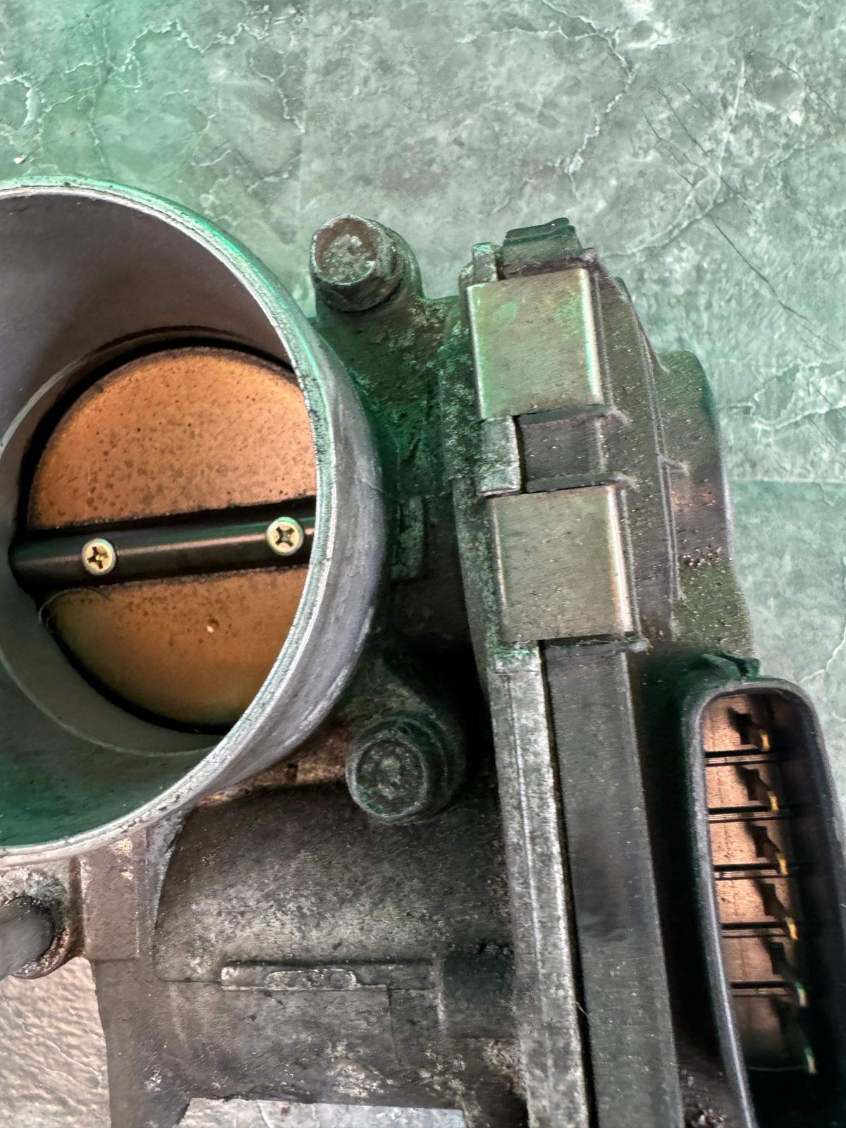 2004-2005 Subaru WRX STi OEM Throttle Body Assembly With Hardware