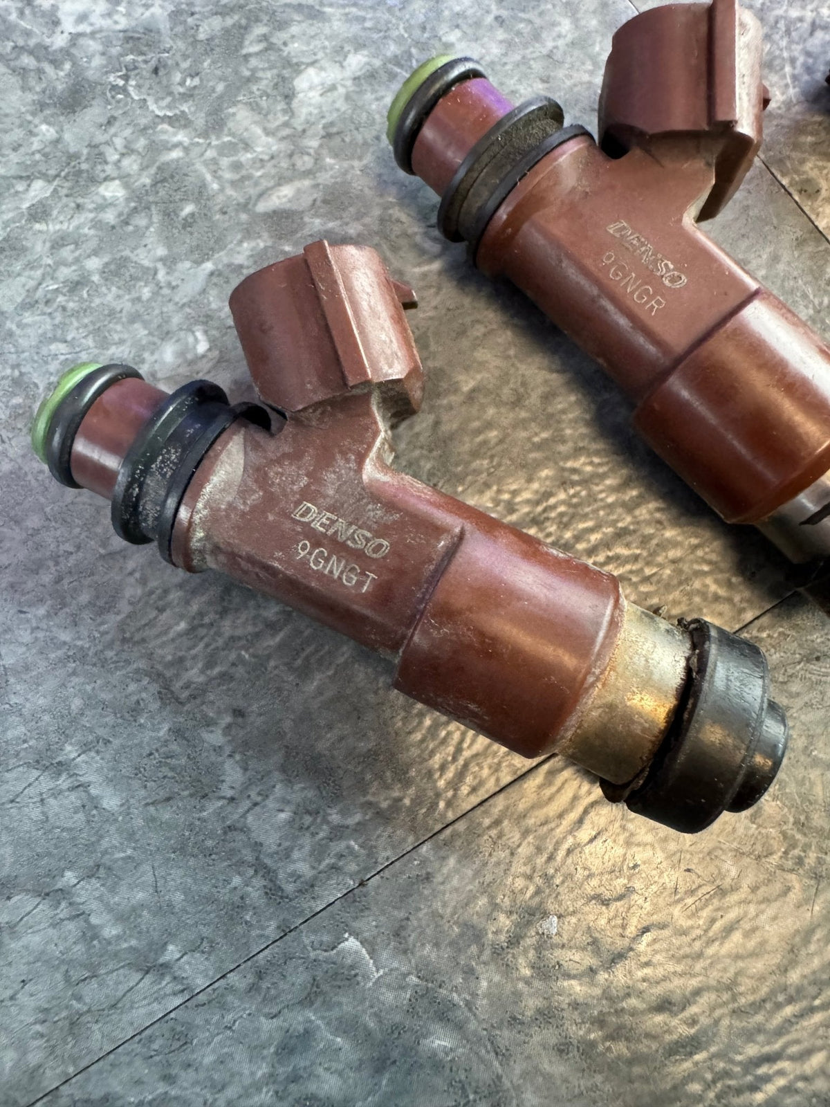 2004-2006 Subaru Impreza WRX STi OEM -05 Top Feed Fuel Injectors Brown X4