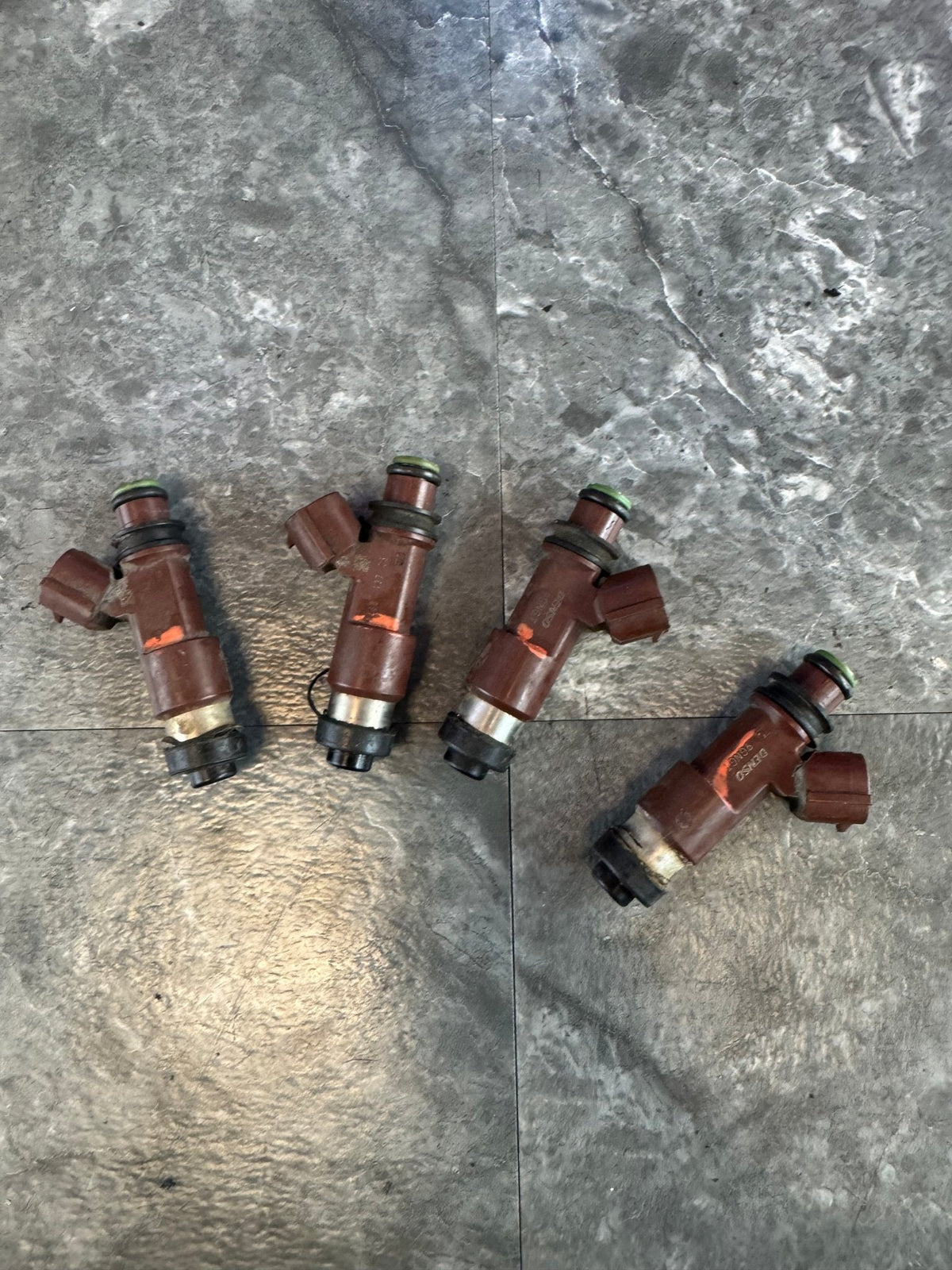 2004-2006 Subaru Impreza WRX STi OEM -05 Top Feed Fuel Injectors Brown X4