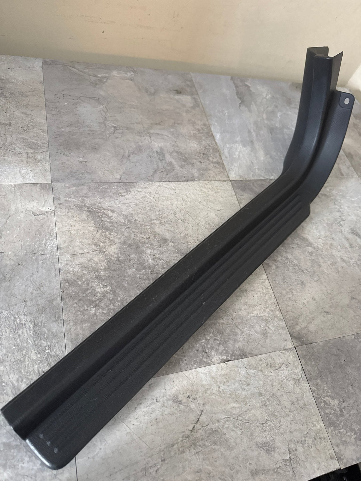 2002-2007 Subaru Impreza WRX STi OEM RH Door Sill Trim Panel Scuff (3)