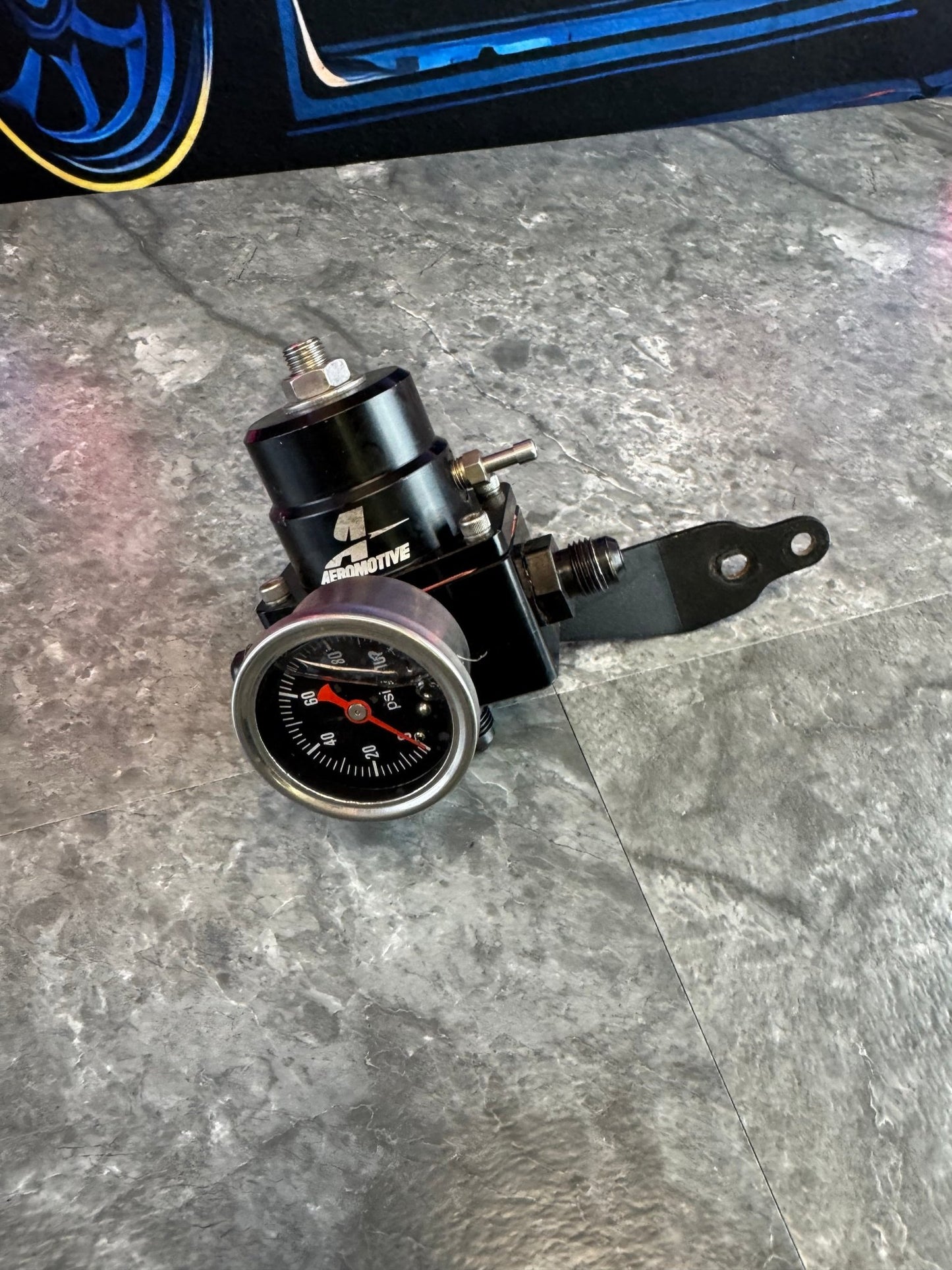 Aeromotive Fuel Pressure Regulator With Gauge AN6 Fittings And Bracket
