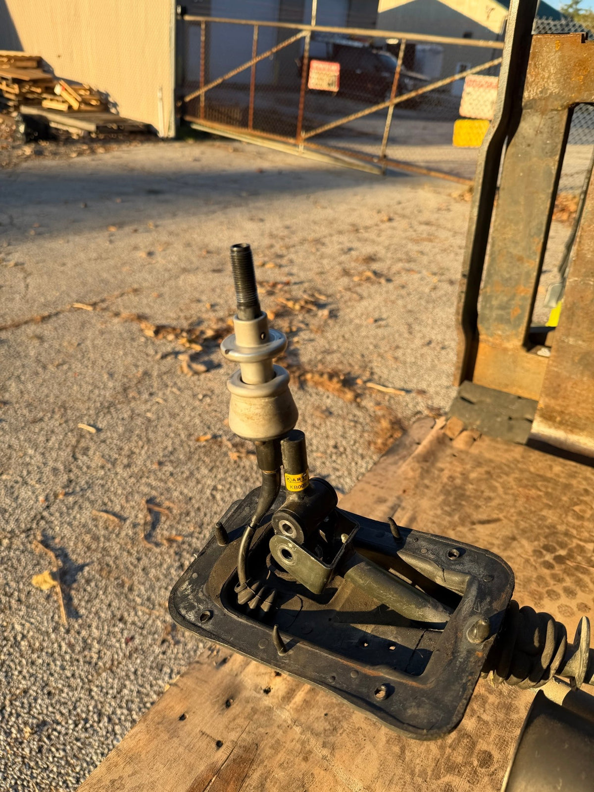 * CORE * 2004 Subaru STi 6 speed manual AWD DCCD gearbox transmission 3.9 ( needs front differential replaced )