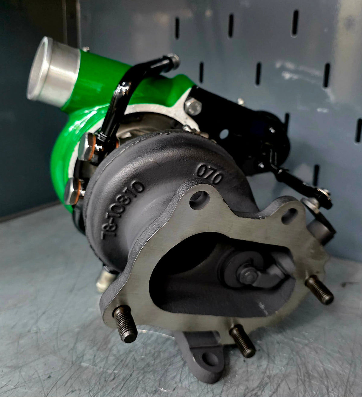 CUSTOM BTP 16 G XT turbo w: 11 blade turbine wheel , 7 CM , 2.5” inlet w/ powder coated cover & 20 G BILLET Compressor wheel