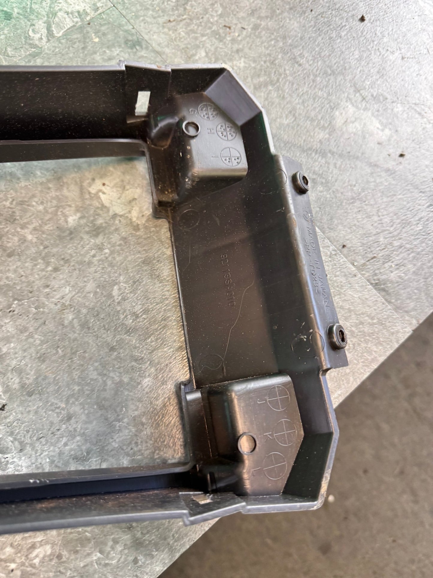 2005-2007 Subaru Impreza WRX STI Black Center Console Rest Trim Middle