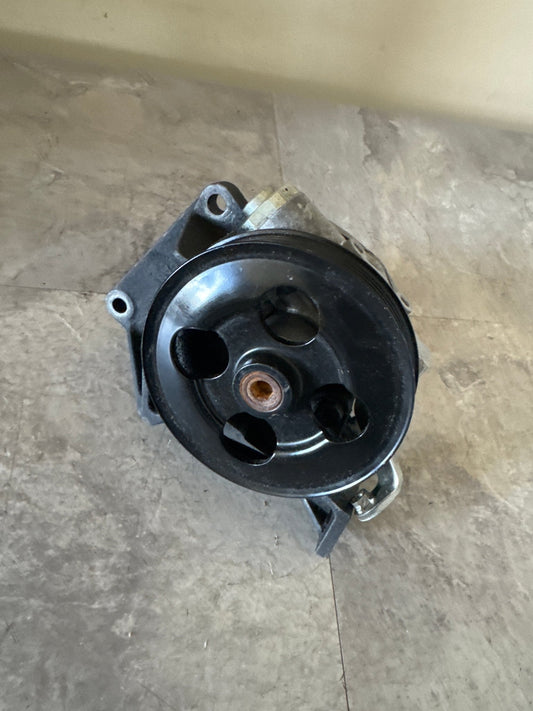 2004-2007 Subaru Impreza WRX STi OEM Power Steering Pump with Mount