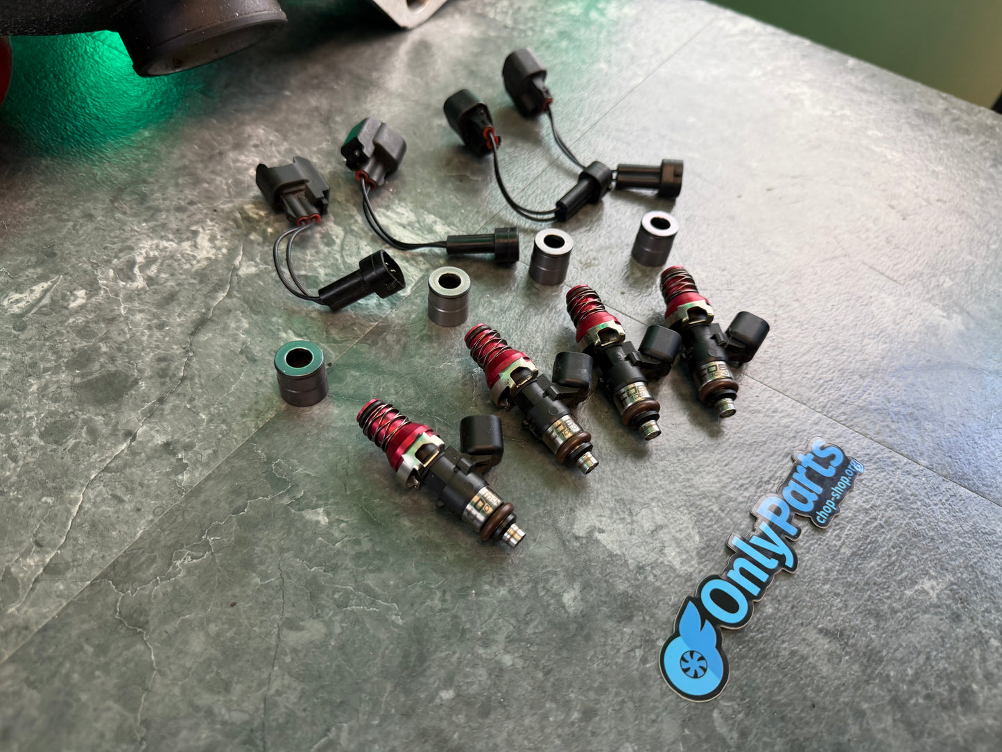 ID 1050cc XDS Top Feed Fuel Injectors Subaru WRX & STi Injector Dynamics w: 14 mm caps & plug and play jumpers